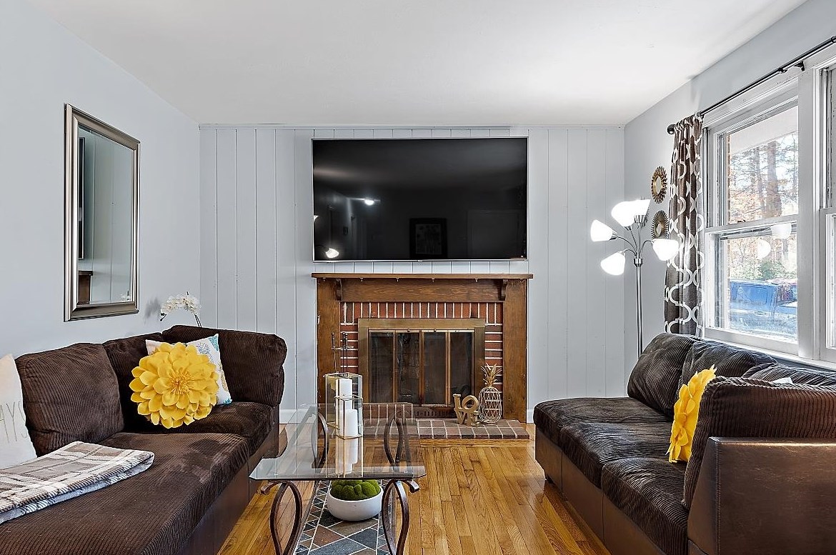 58 Bean Rd, Merrimack NH  03054-2418 exterior