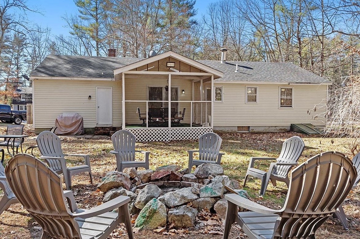 58 Bean Rd, Merrimack NH  03054-2418 exterior