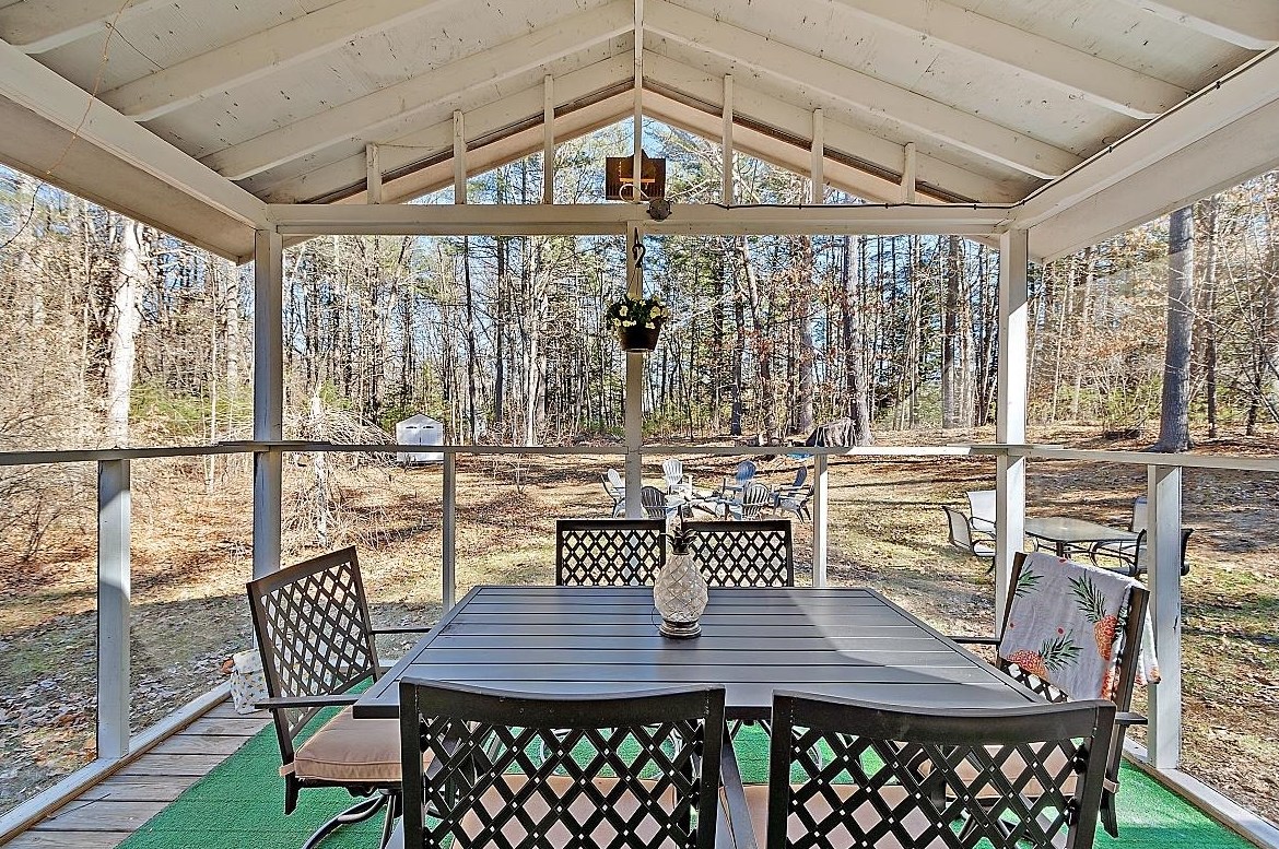 58 Bean Rd, Merrimack NH  03054-2418 exterior