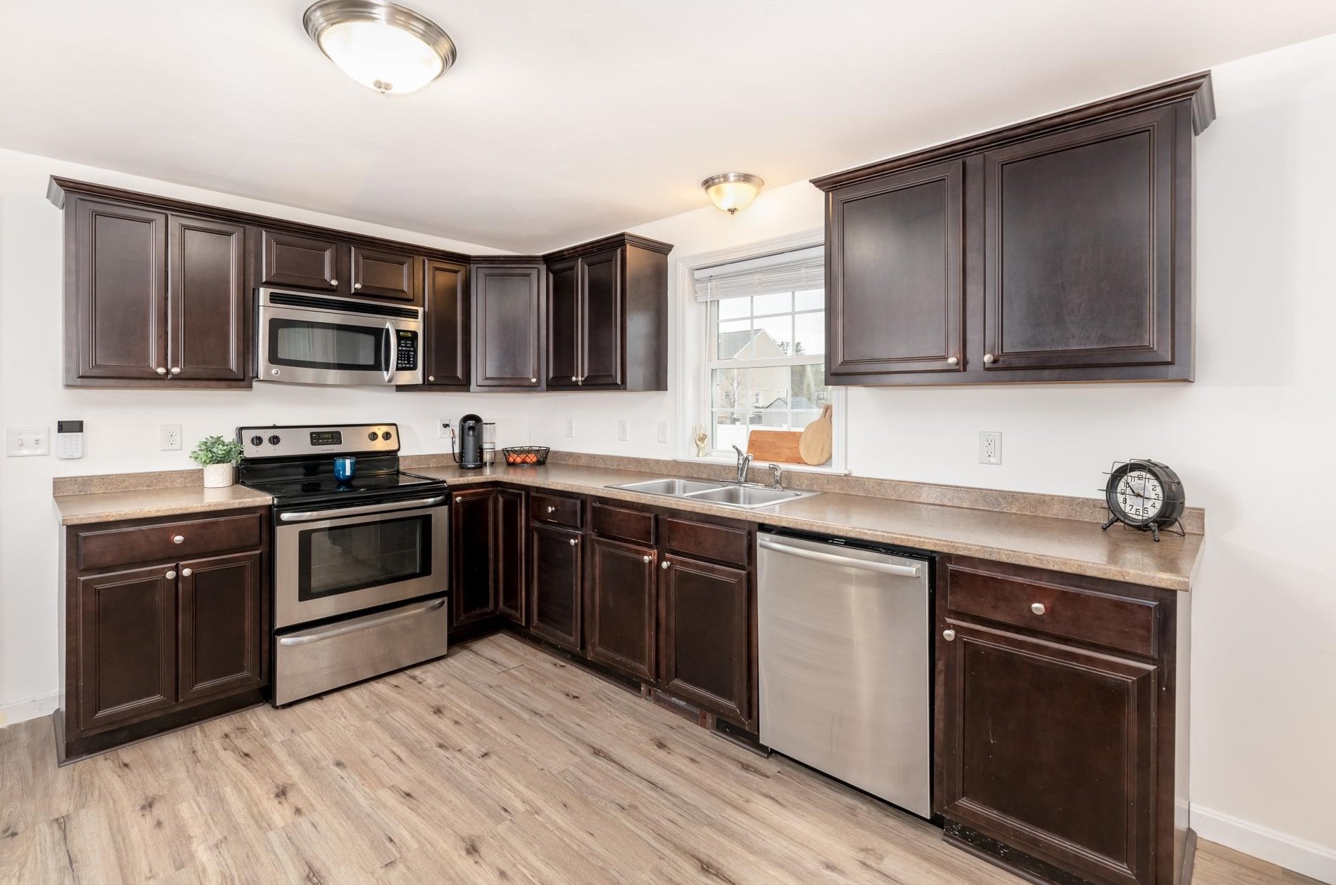 24 Amy Way, Concord, NH 03303