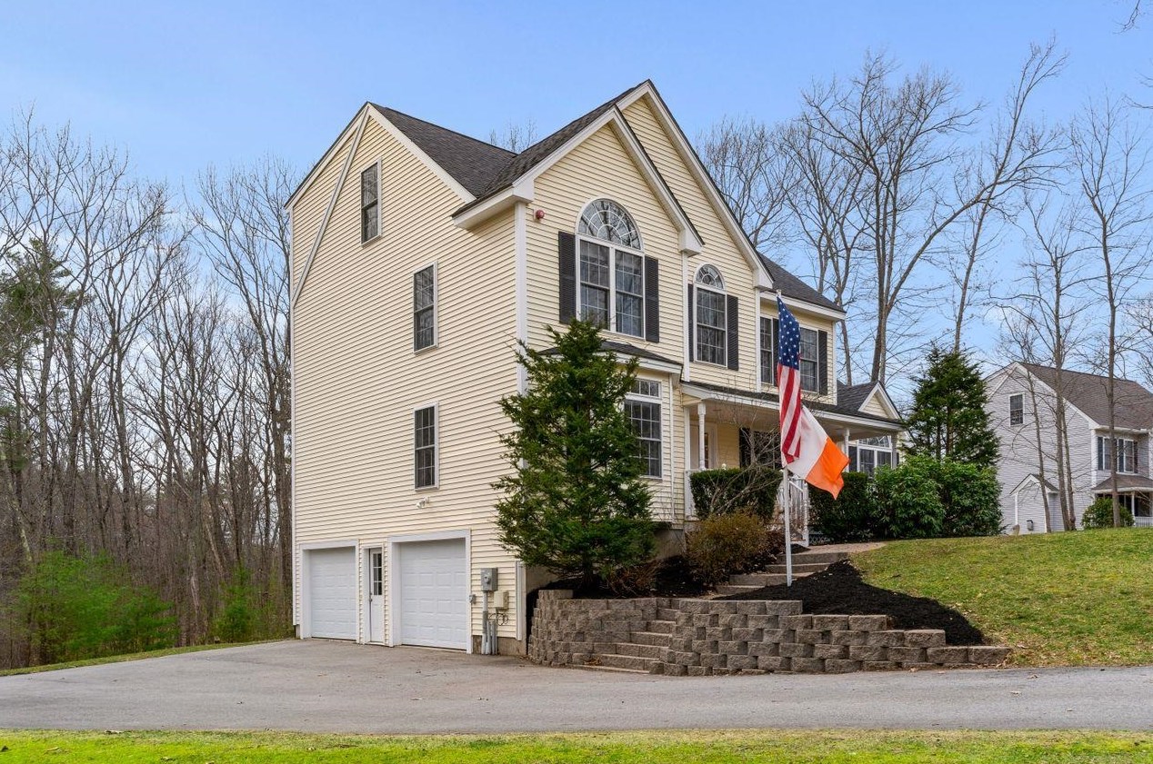 15 Walnut Farm Rd, Newton, NH 03858