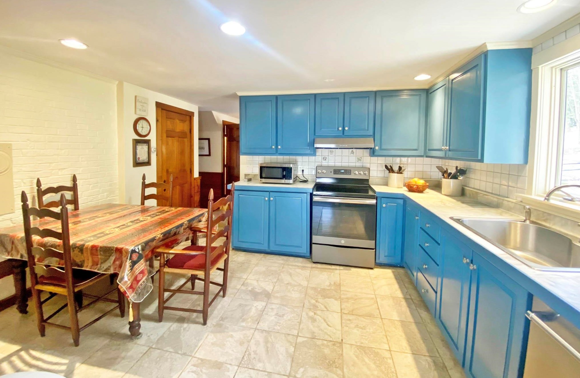 28 Hayward Dr, Keene, NH 03431