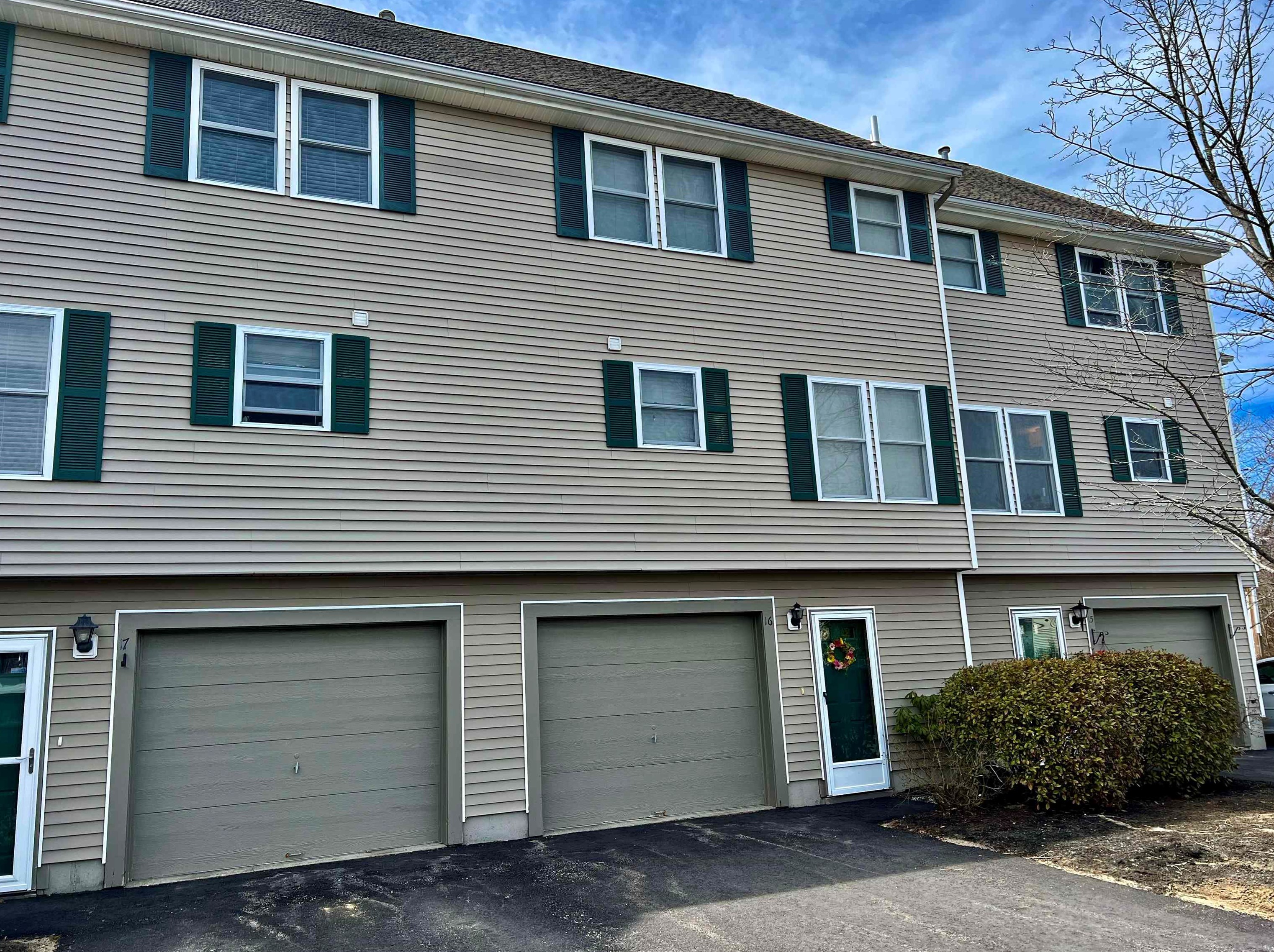 30 Charter St #16, Kensington, NH 03833