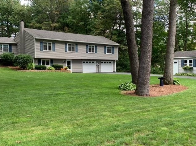 4 Iroquois Cir, Londonderry, NH 03053