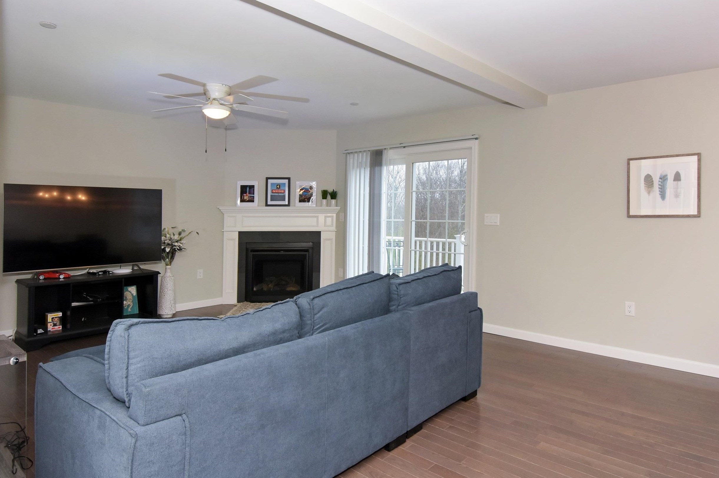 237 Knollwood Way, Manchester NH  03102 exterior