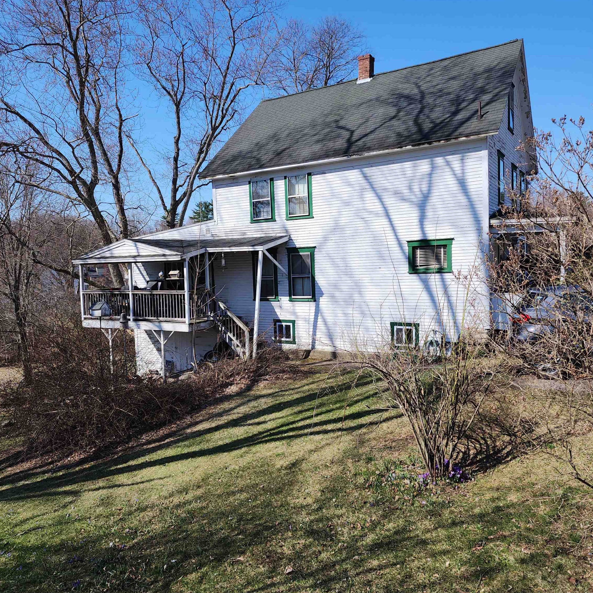 9 Cofran Ave, Tilton, NH 03276