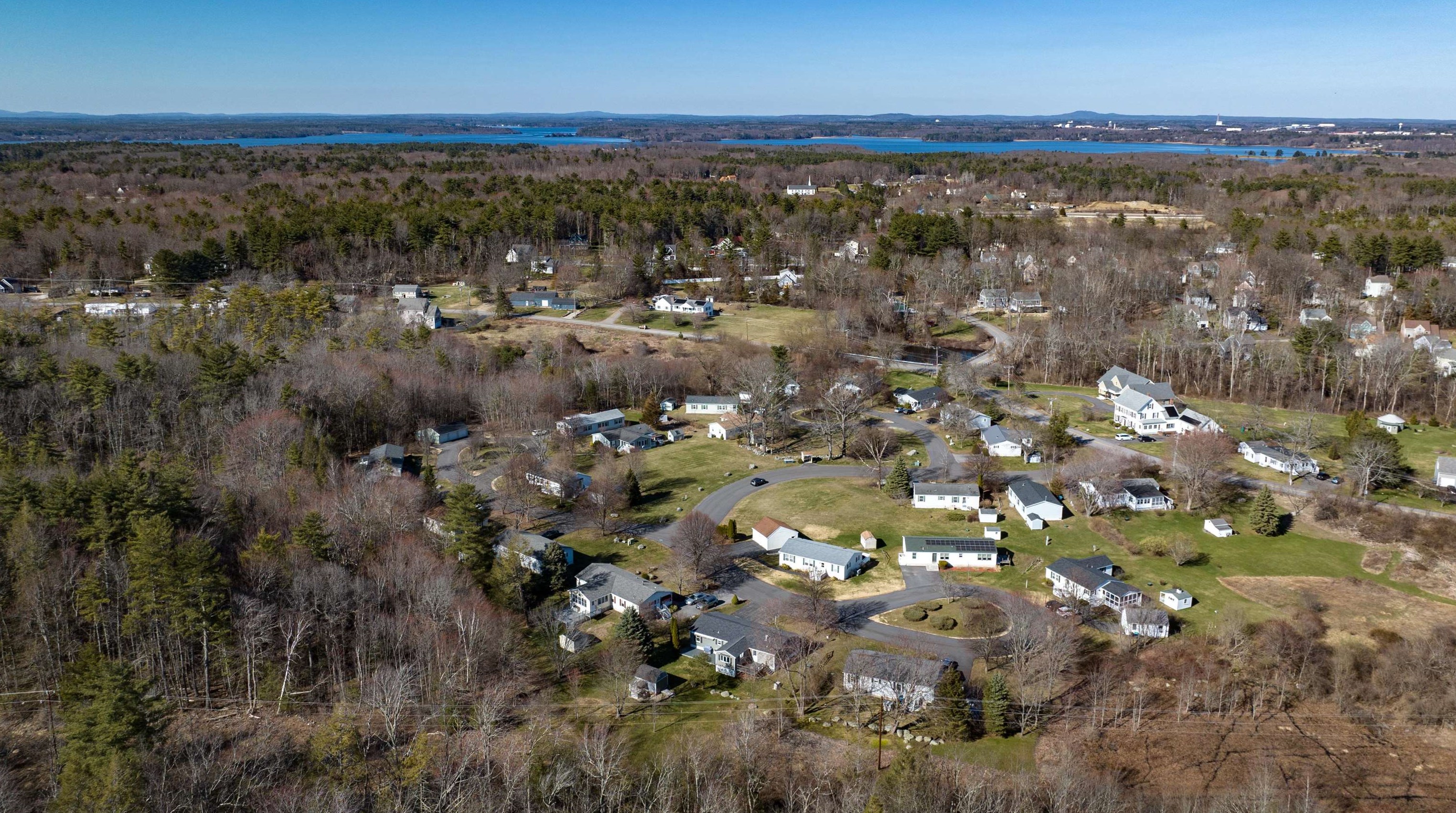 16 Aberdeen Dr, Stratham, NH 03885