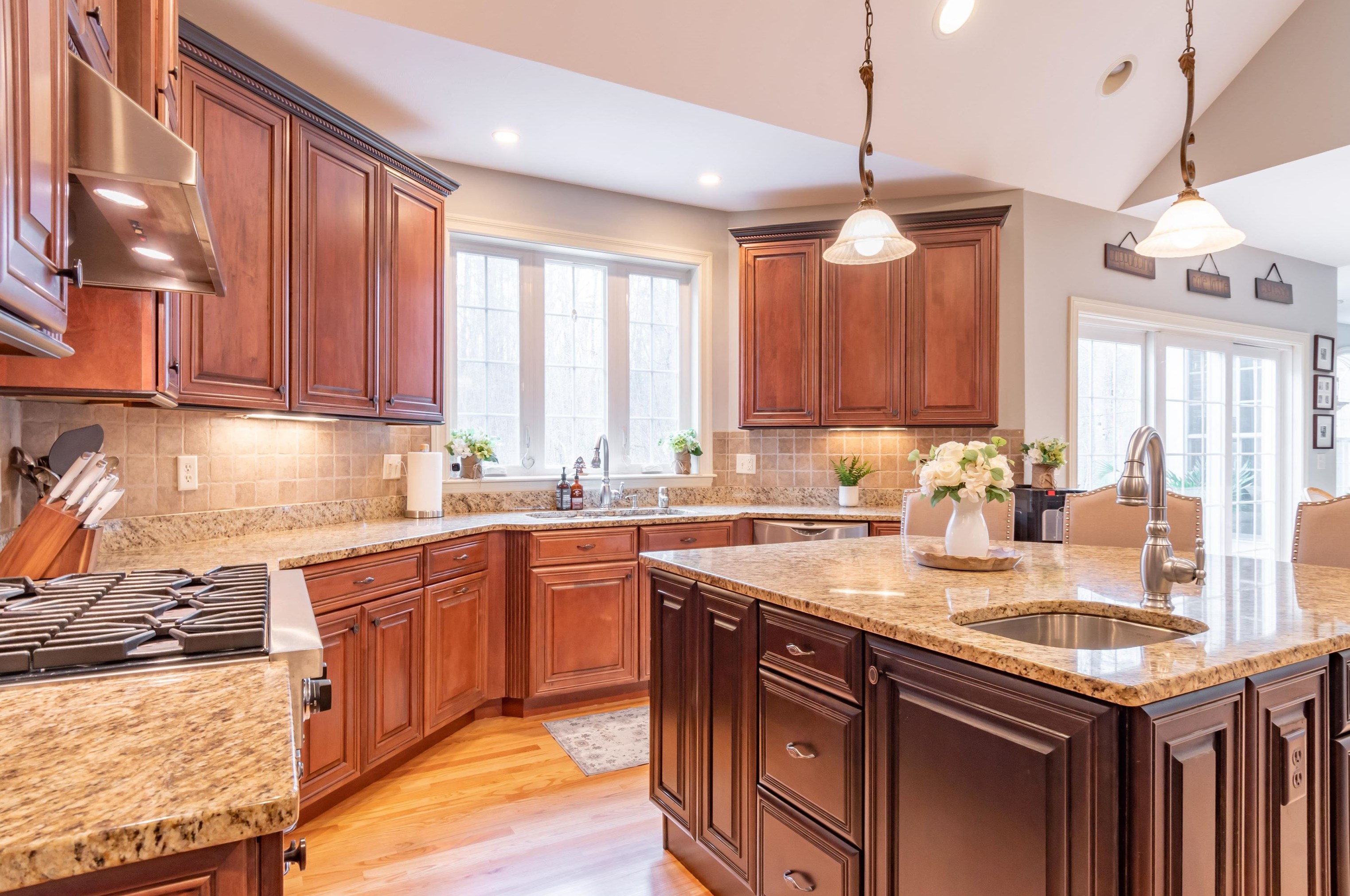 102 Long Hill Rd, Hollis, NH 03049