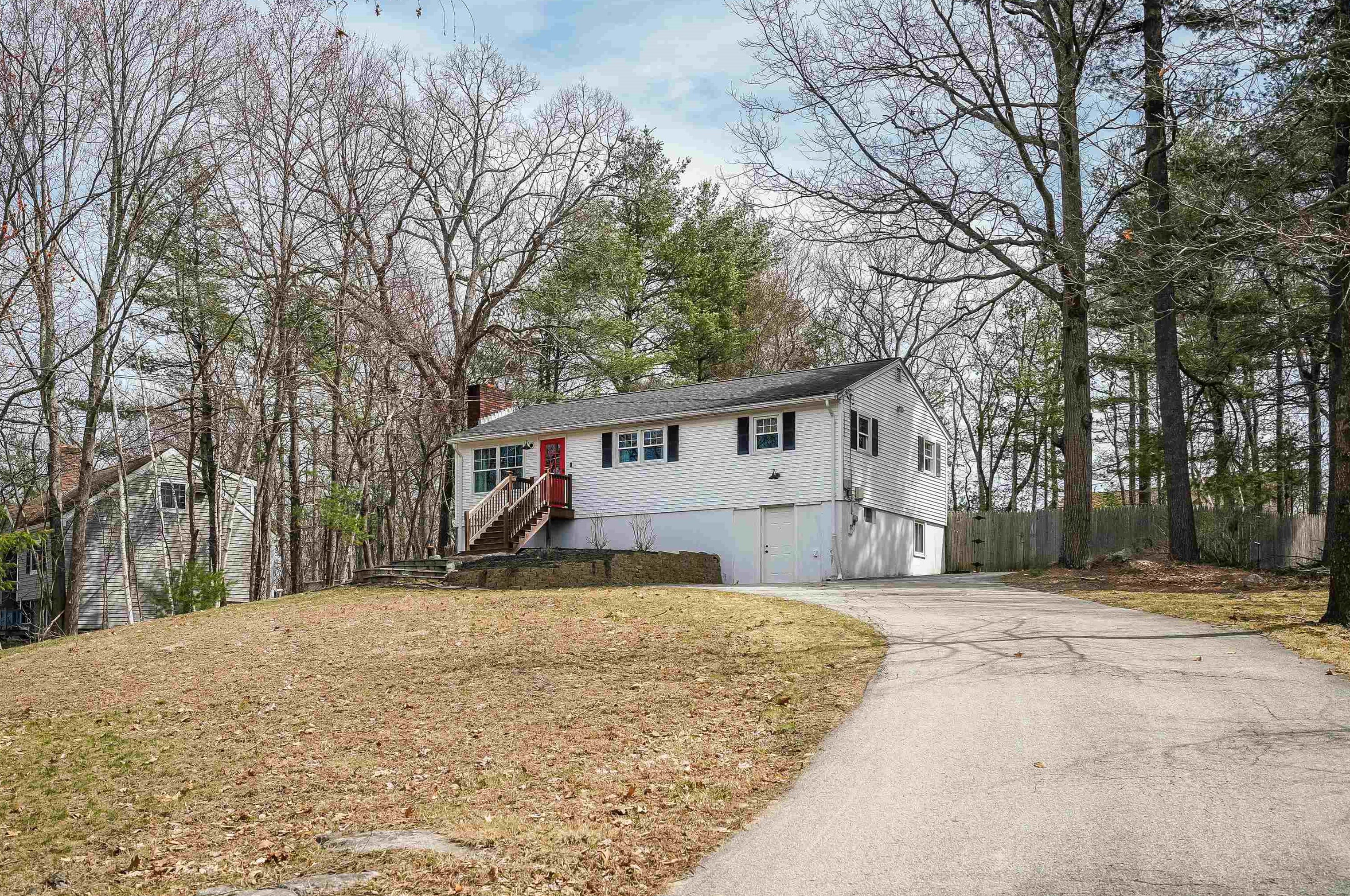 6 Diana Rd, Derry, NH 03038