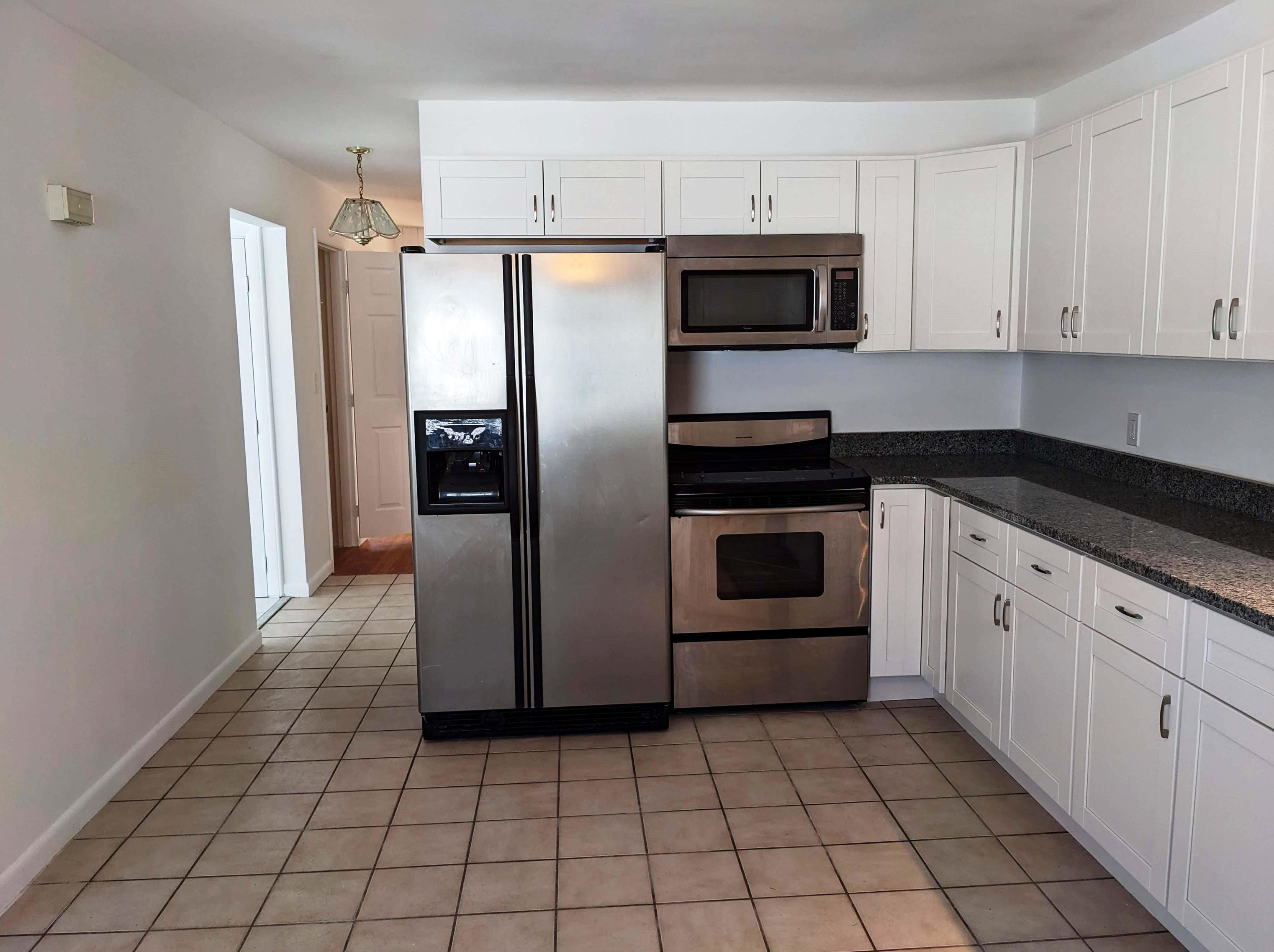 146 Bicentennial Dr, Manchester, NH 03106