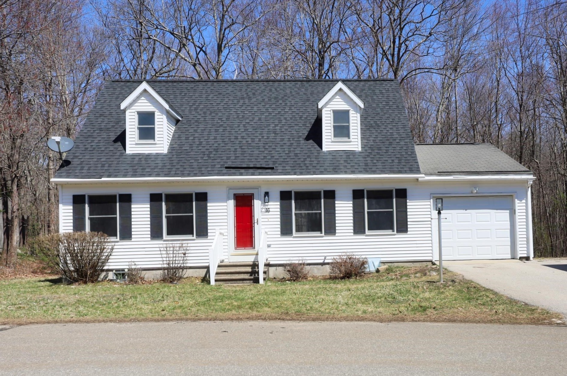 16 Joshua Rd, Amherst, NH 03031