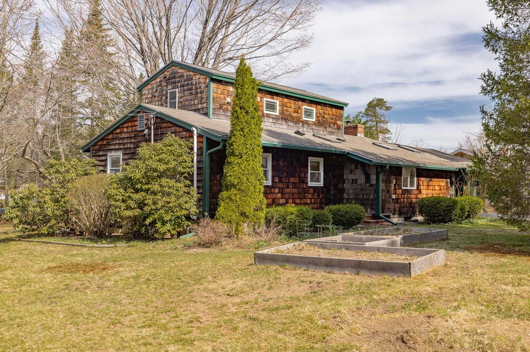 20 Thompson Ln, Lee, NH 03824