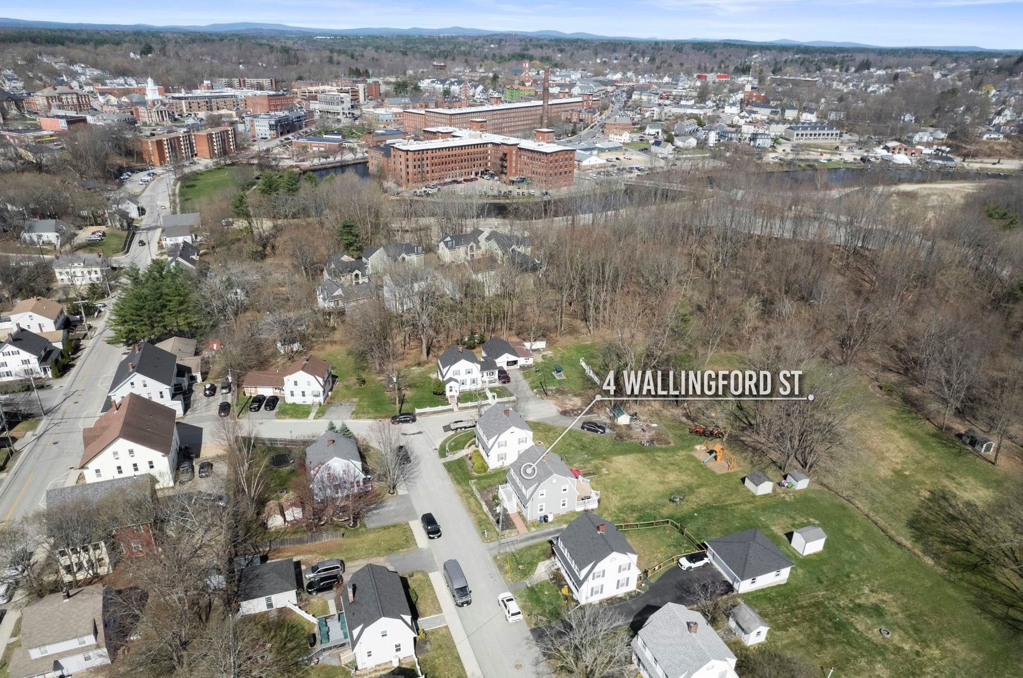 4 Wallingford St, Dover, NH 03820