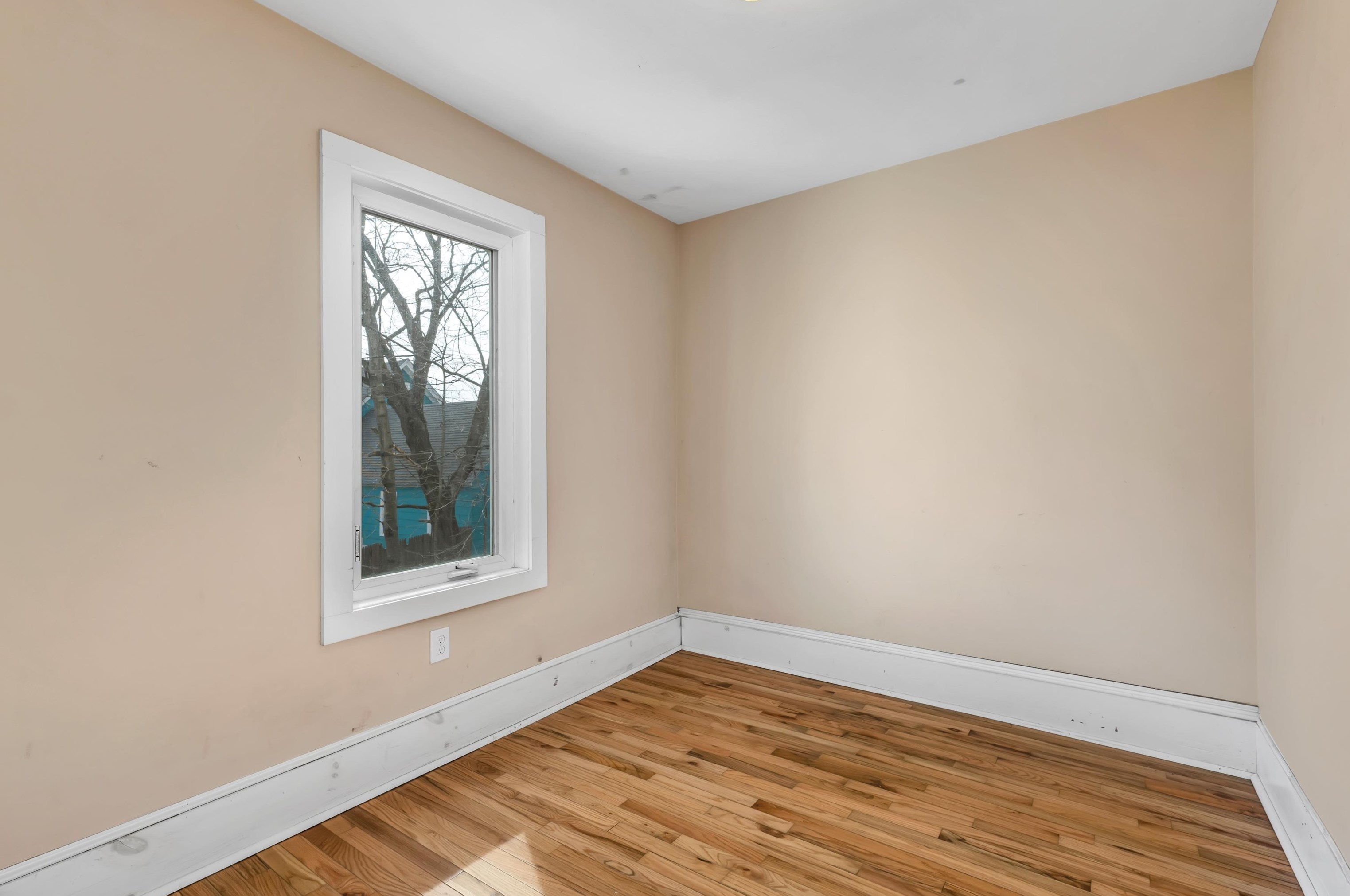 1 Crawford St, Bridgewater NH  03264-1401 exterior