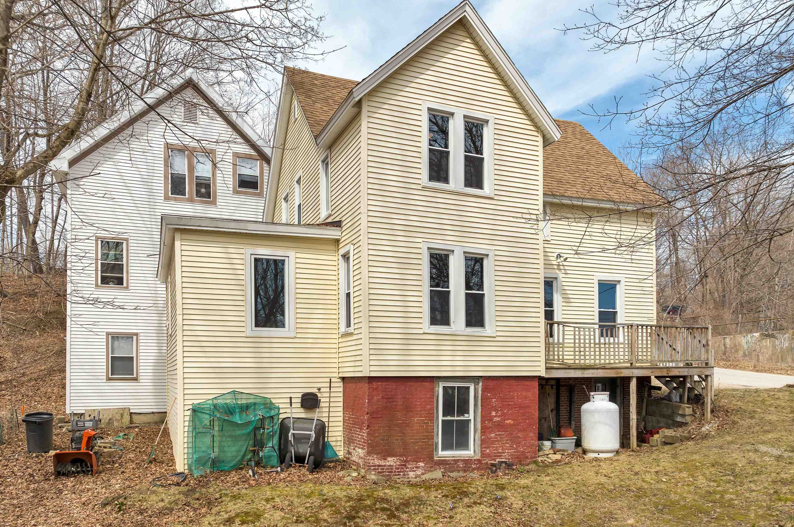 1 Crawford St, Bridgewater NH  03264-1401 exterior