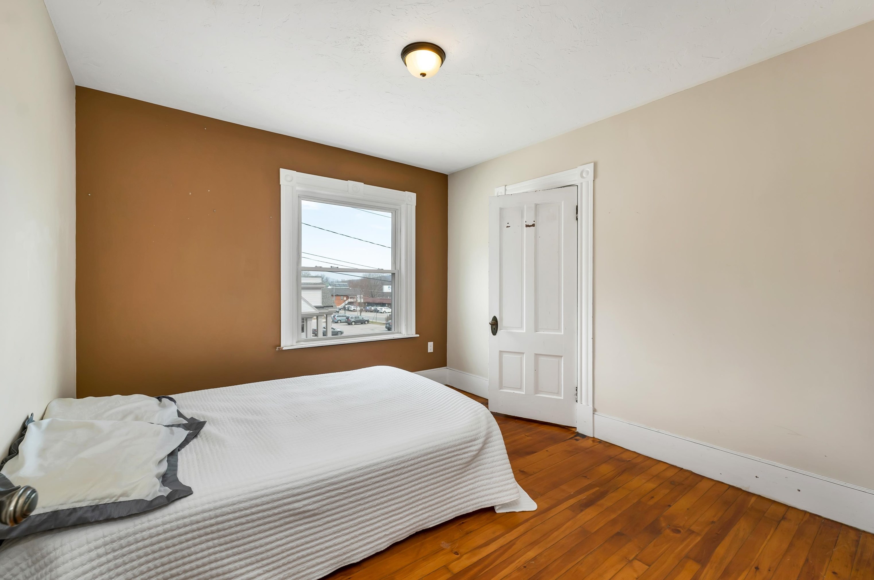 1 Crawford St, Bridgewater NH  03264-1401 exterior