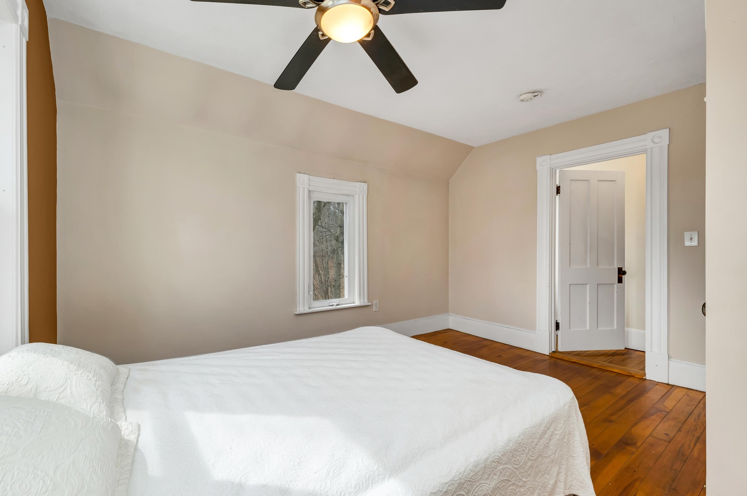 1 Crawford St, Bridgewater NH  03264-1401 exterior