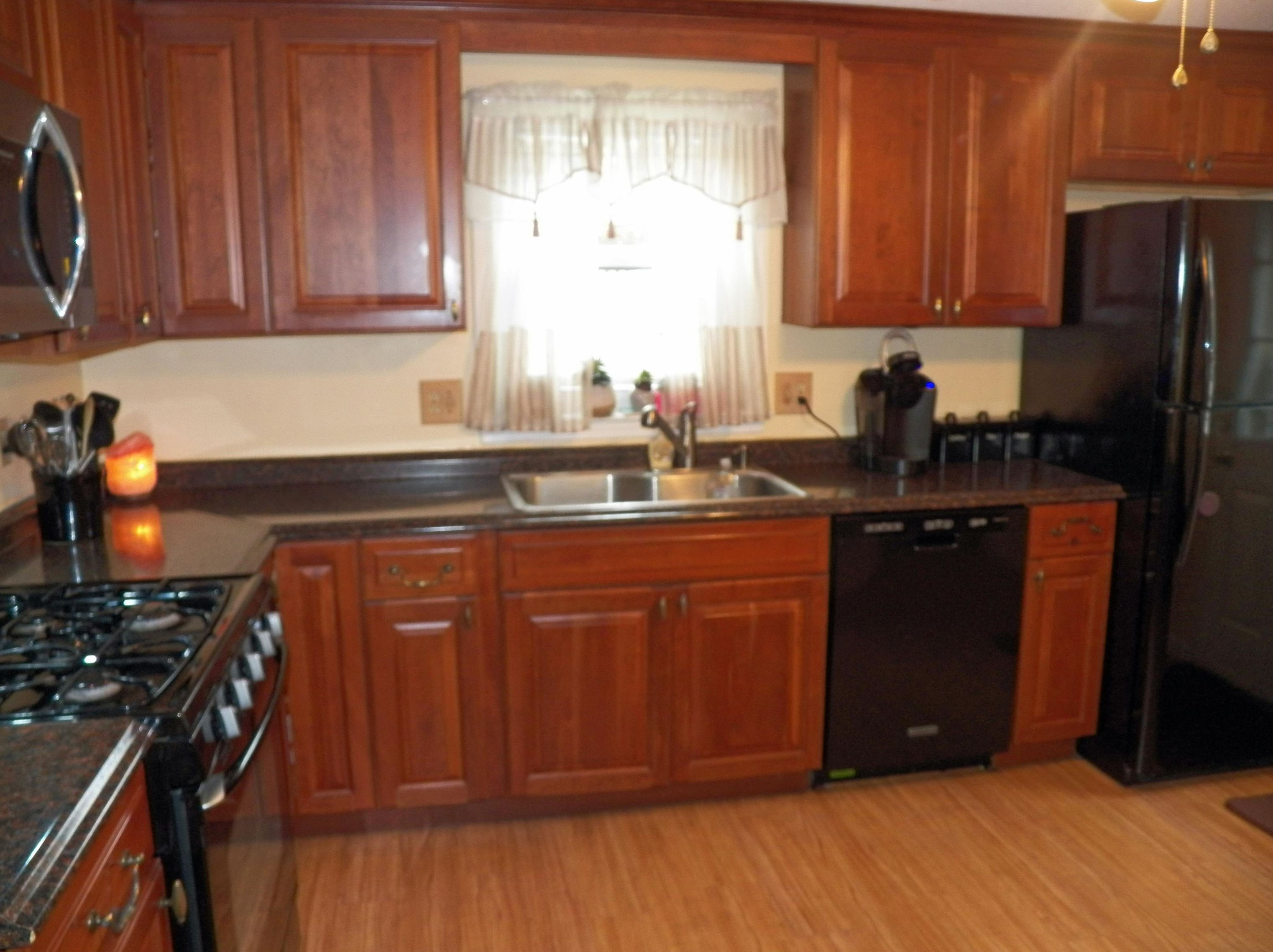 5 Boggs Cir, Nashua, NH 03060