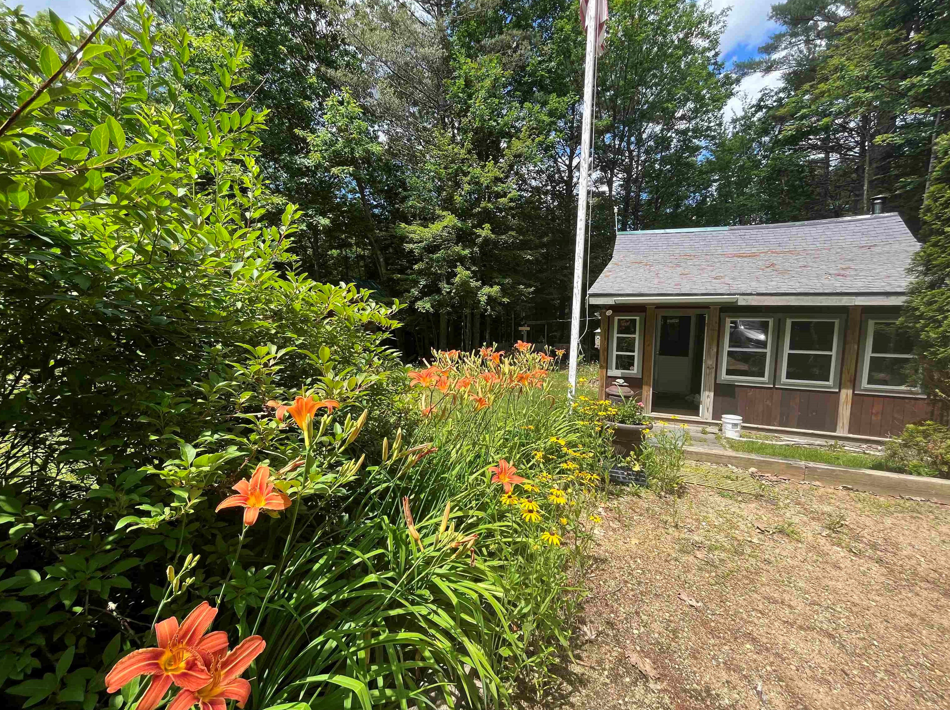 268 Washburn Rd, Bridgewater NH  03222-6617 exterior