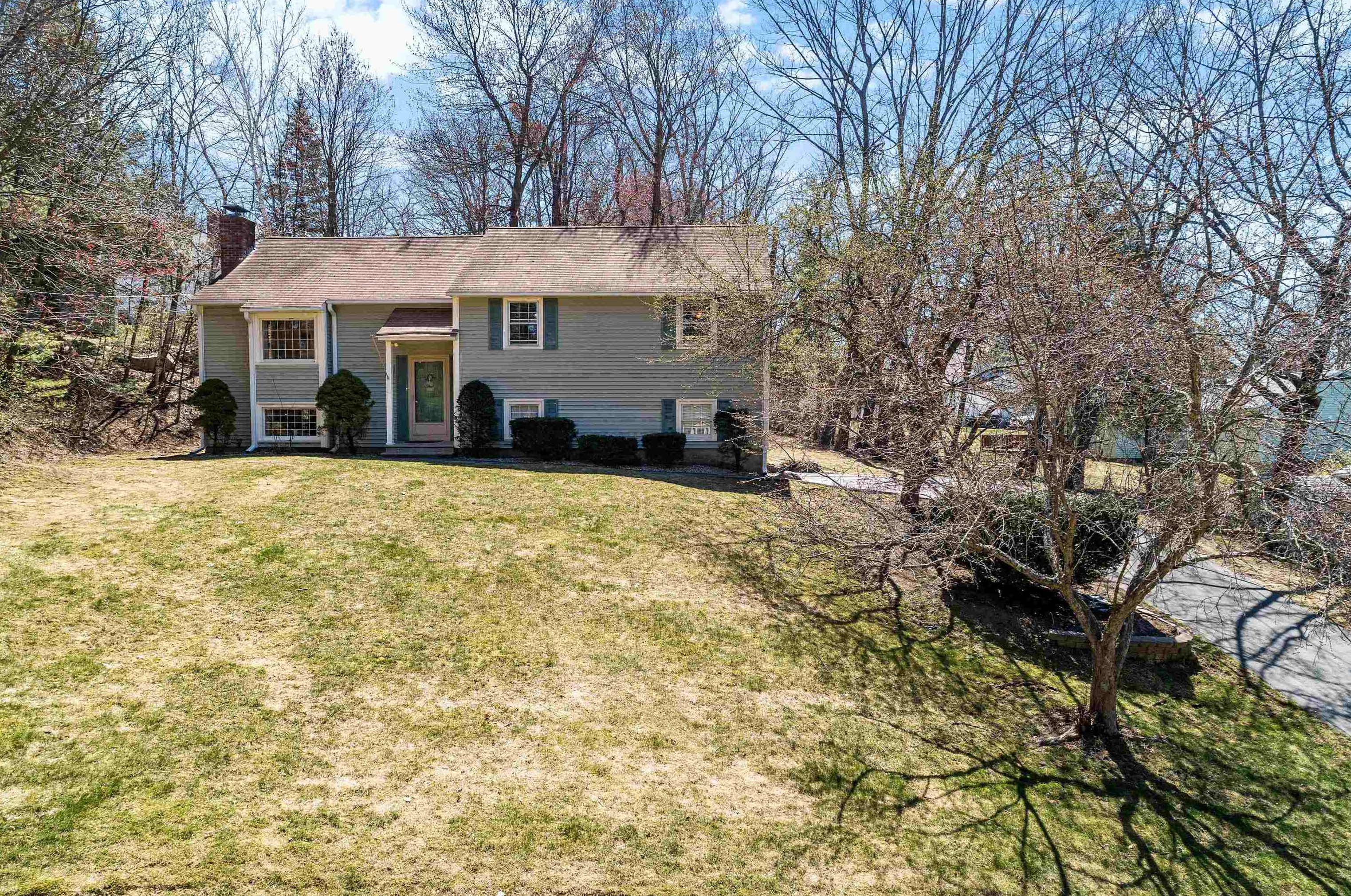 33 Timberline Dr, Nashua, NH 03062