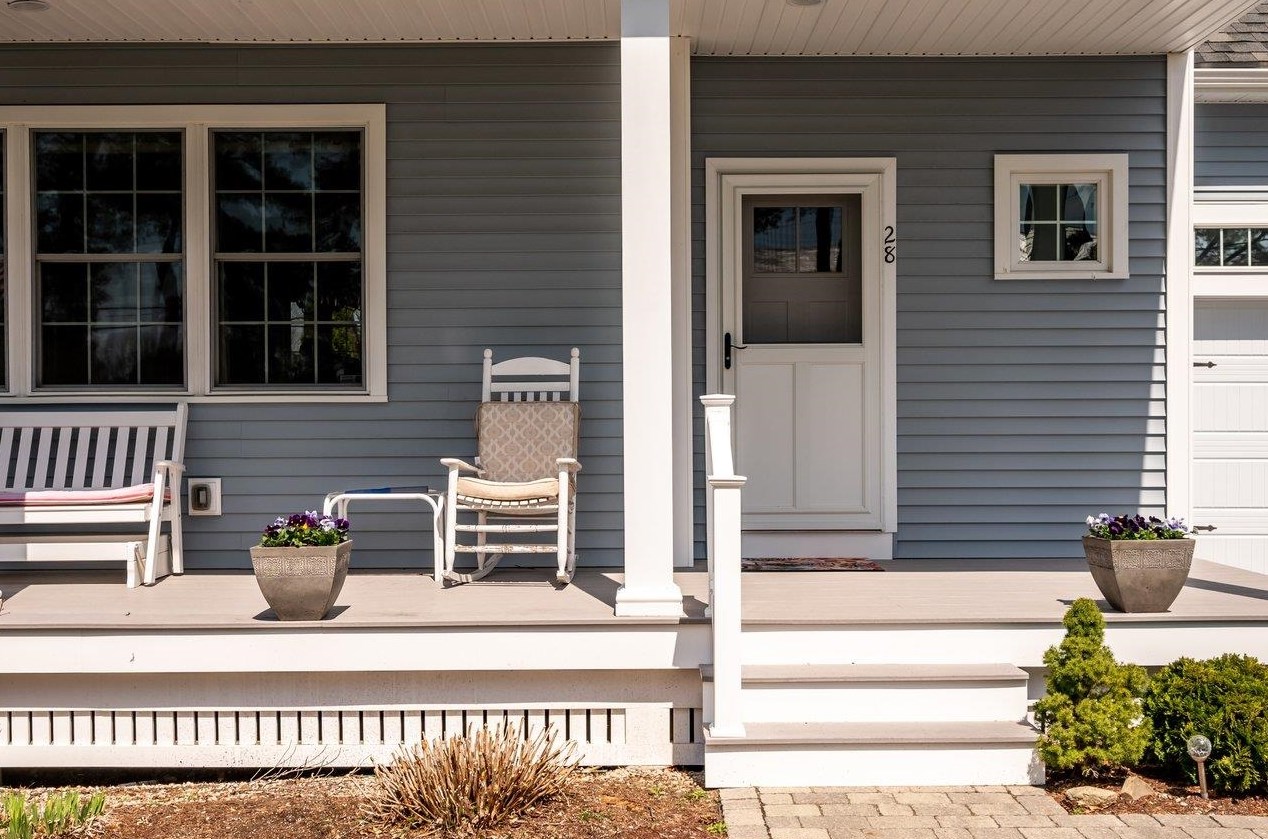 28 River Rd, Stratham, NH 03885