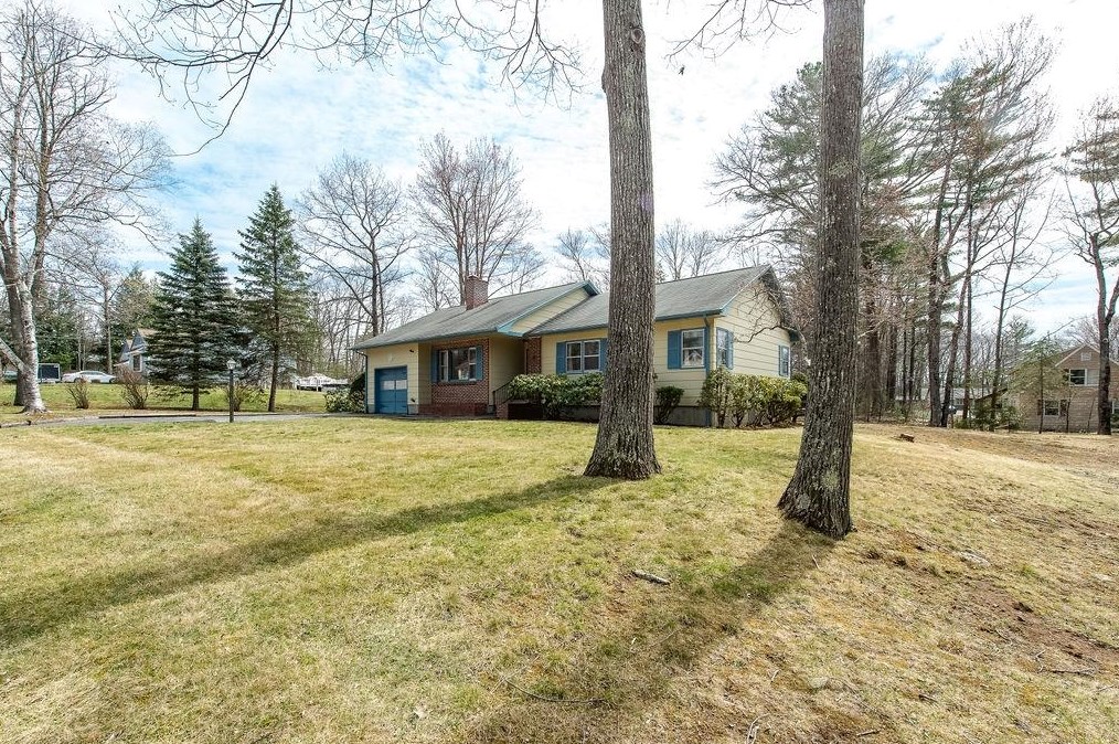 3 Coombs Rd, Somersworth, NH 03878