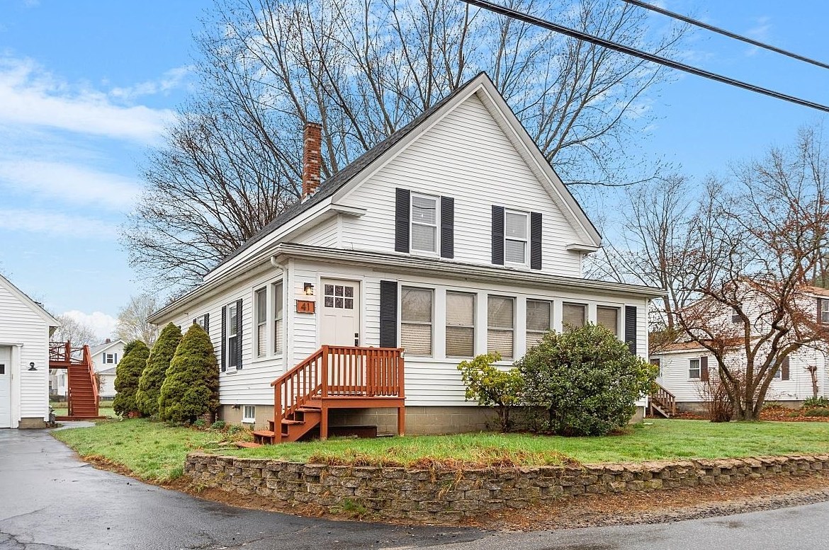 41 Washington St, Seabrook, NH 03874