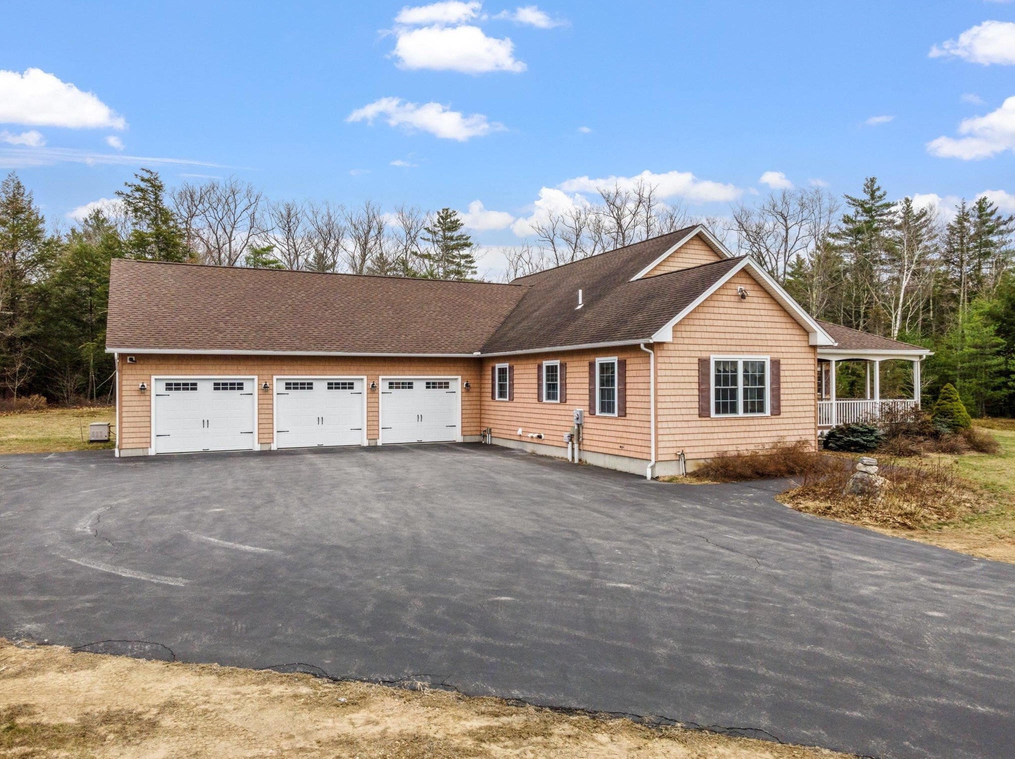 44 Mcevoy Ln, Chichester, NH 03234