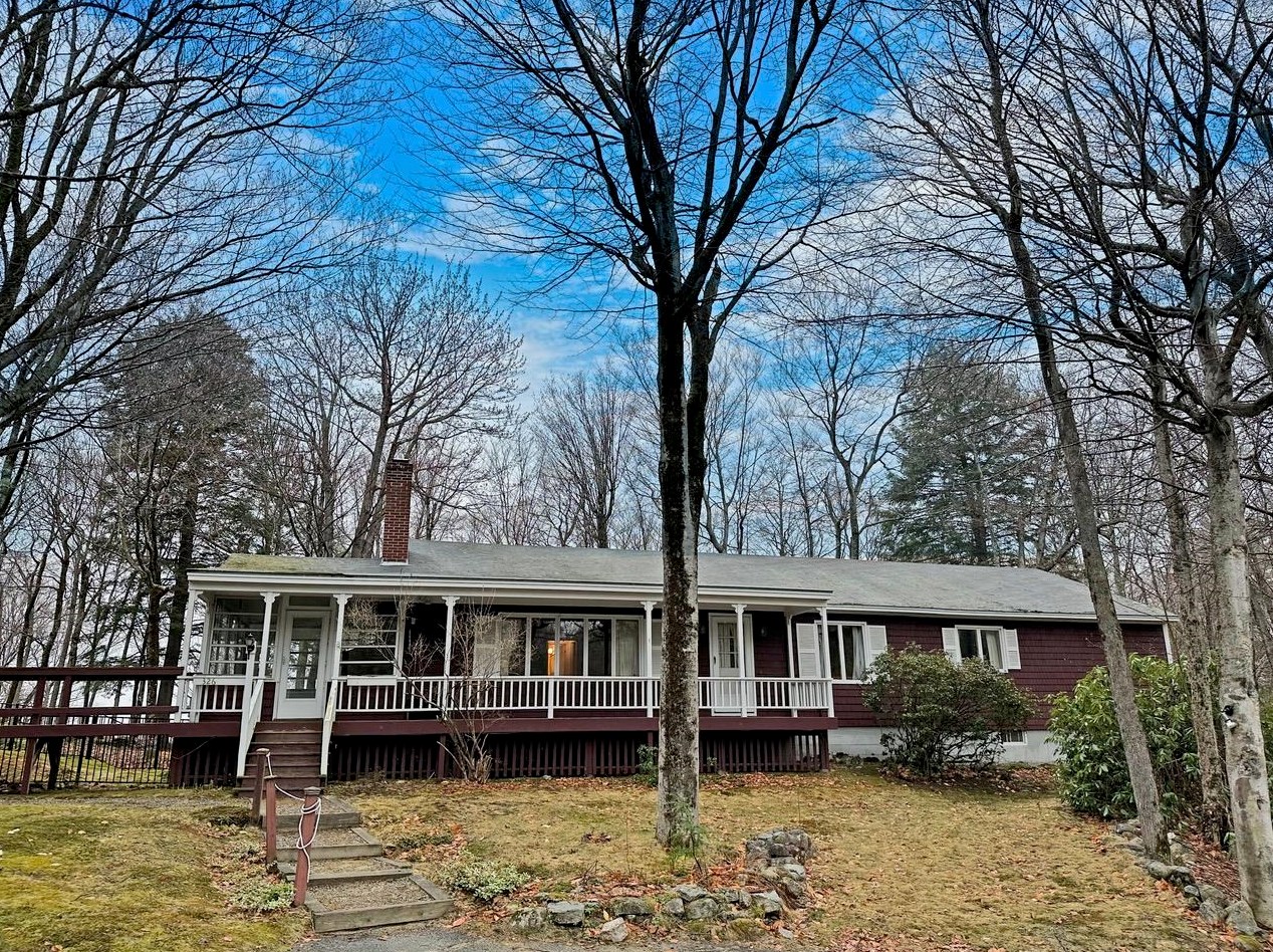 326 Old Main St, New London, NH 03257