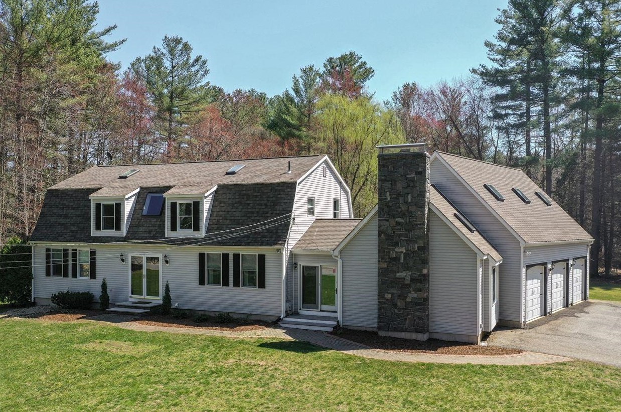 32 Rock Pond Rd, Windham, NH 03087-2219