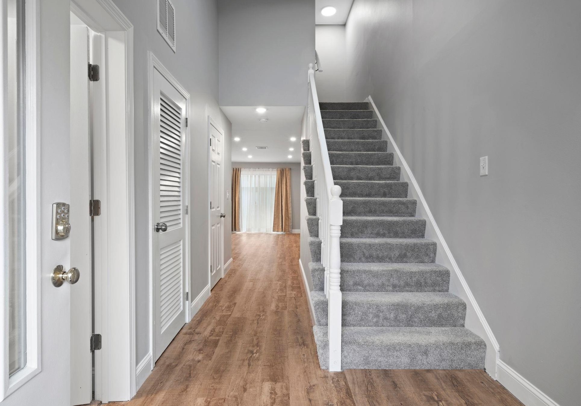 258 Stonebridge Dr, Nashua, NH 03063