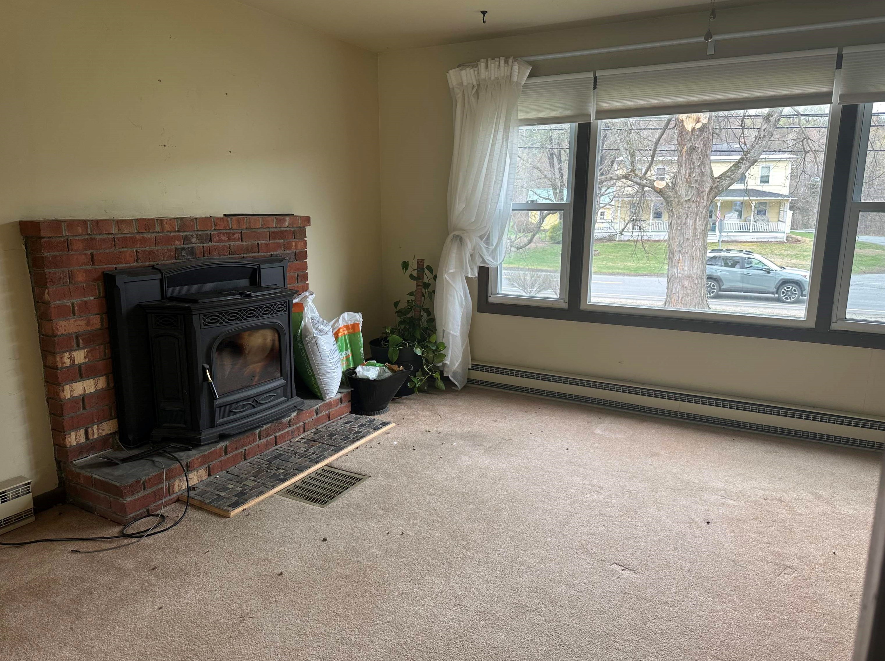 241 Meriden Rd, Lebanon NH  03766-2301 exterior