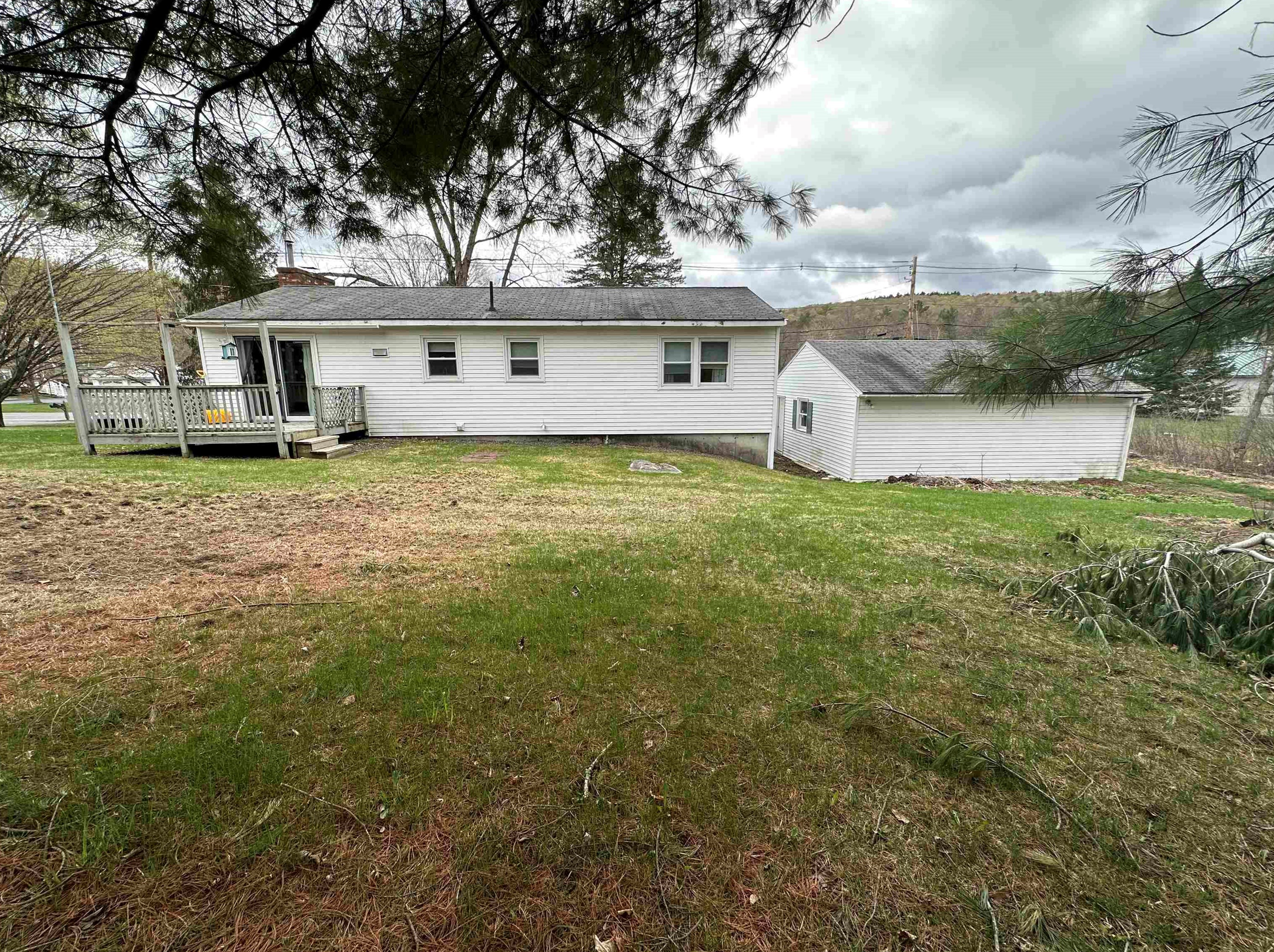 241 Meriden Rd, Lebanon NH  03766-2301 exterior