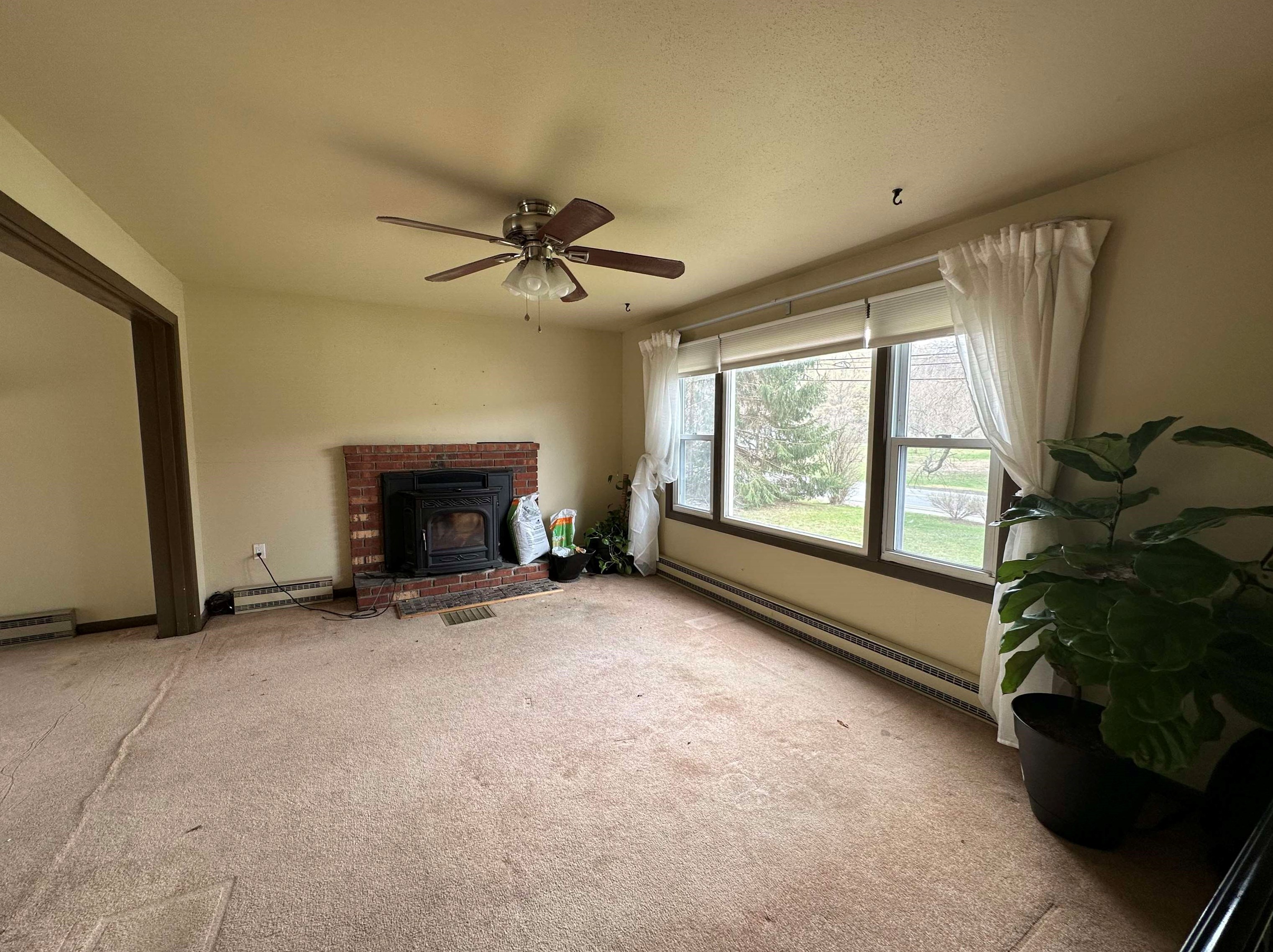 241 Meriden Rd, Lebanon NH  03766-2301 exterior