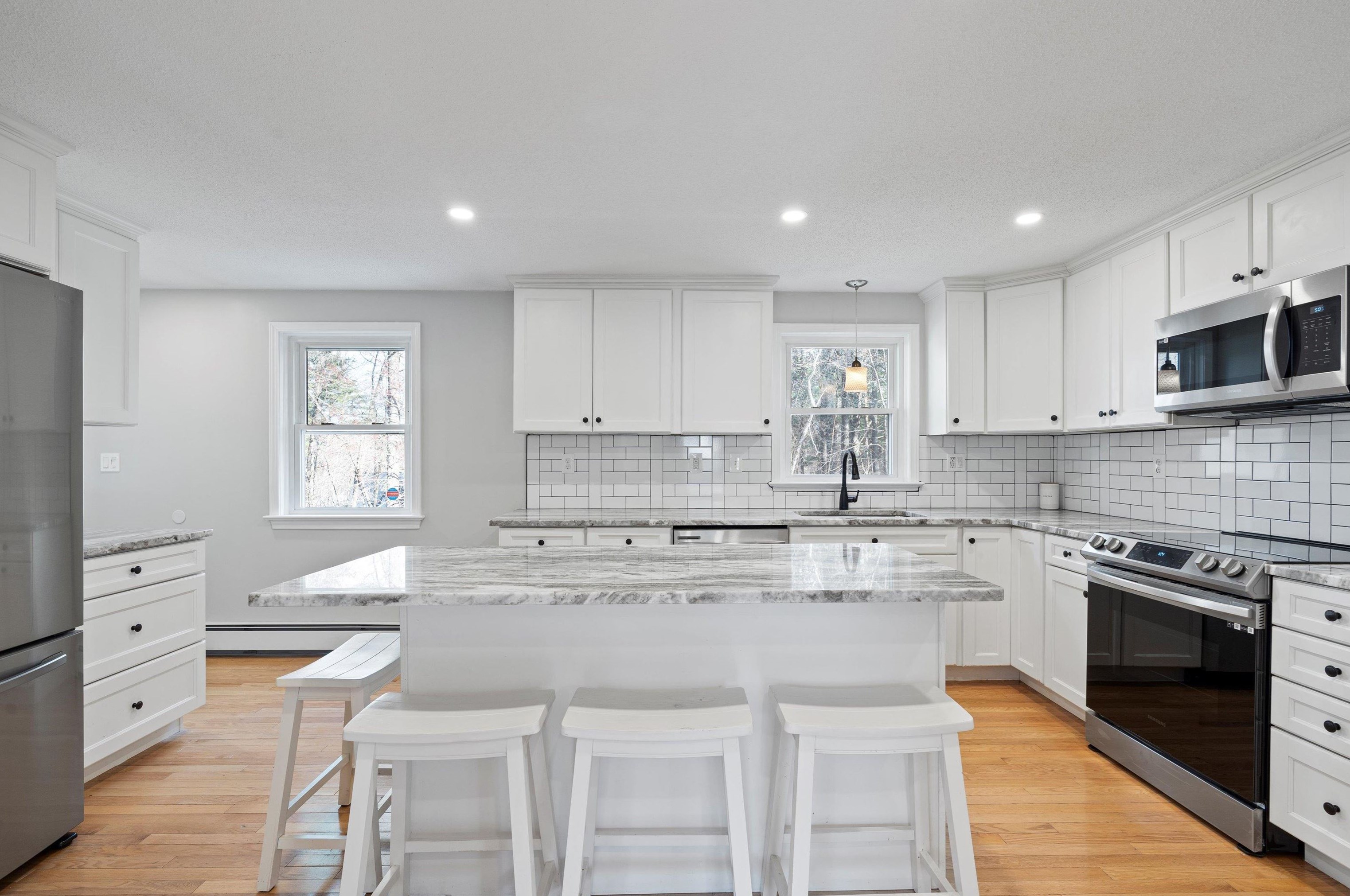 7 Merlin Pl, Londonderry, NH 03053