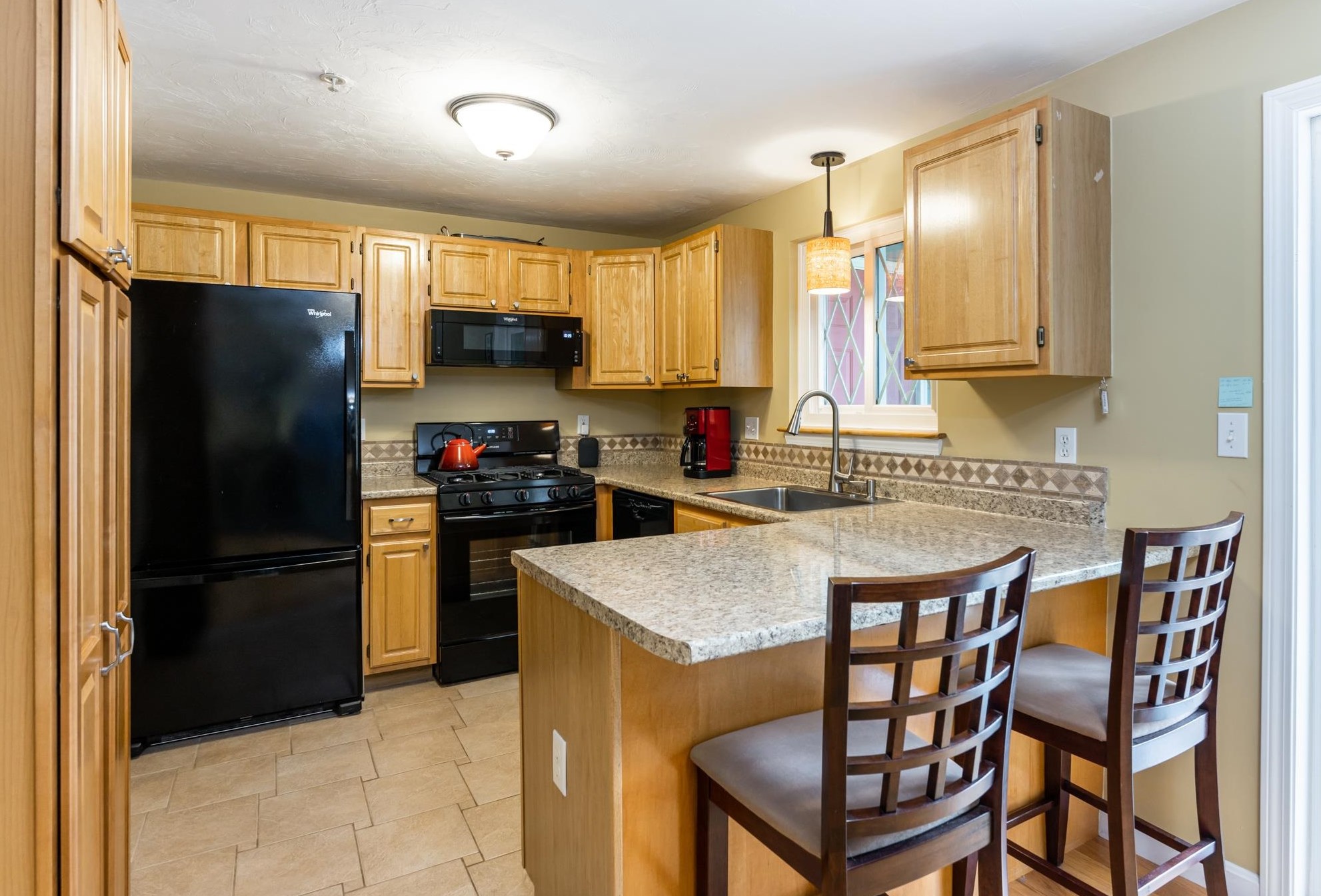 8 Burberry Ct, Merrimack NH exterior