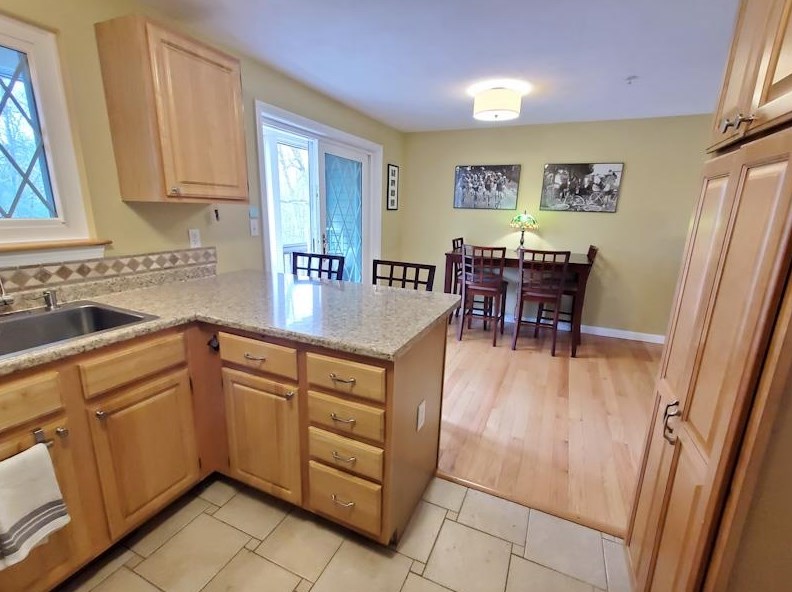 8 Burberry Ct, Merrimack NH exterior