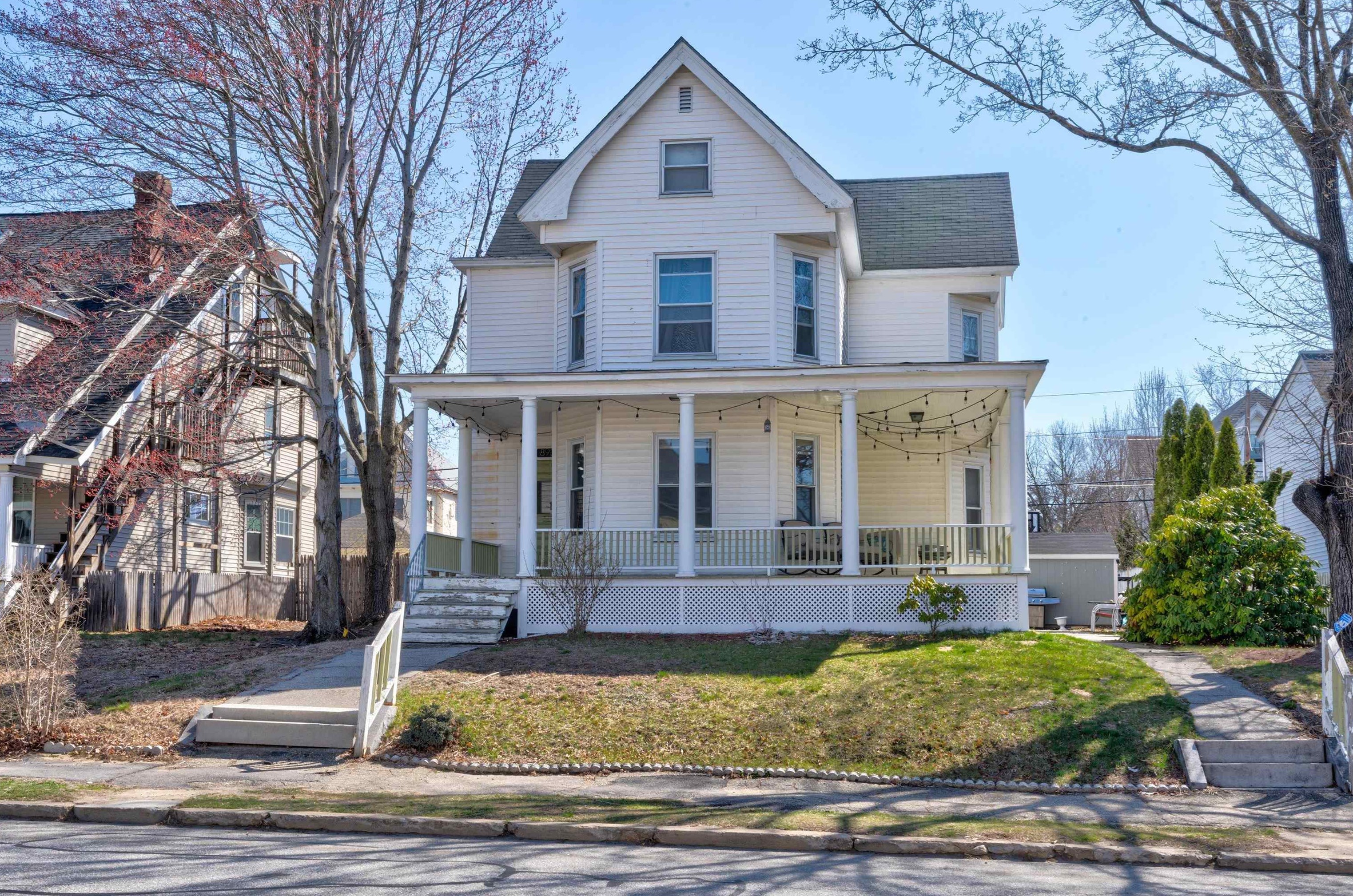 893 Union St, Manchester NH  03104-3121 exterior