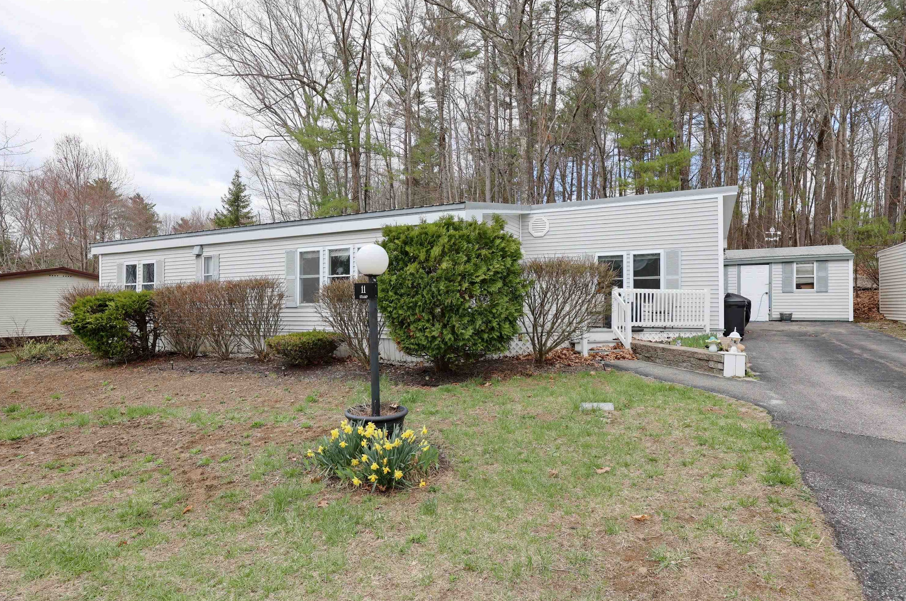 11 Kelly Ct, Goffstown, NH 03045-6600