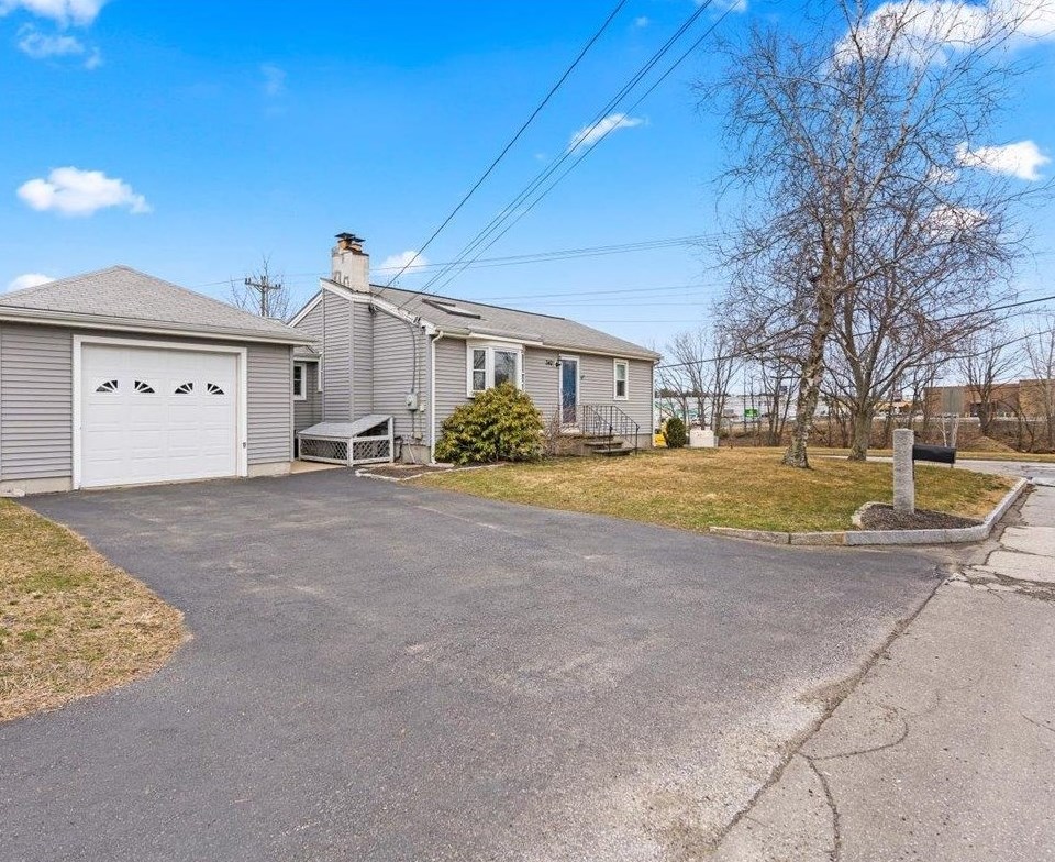 340 Sewall St, Manchester, NH 03103-5931
