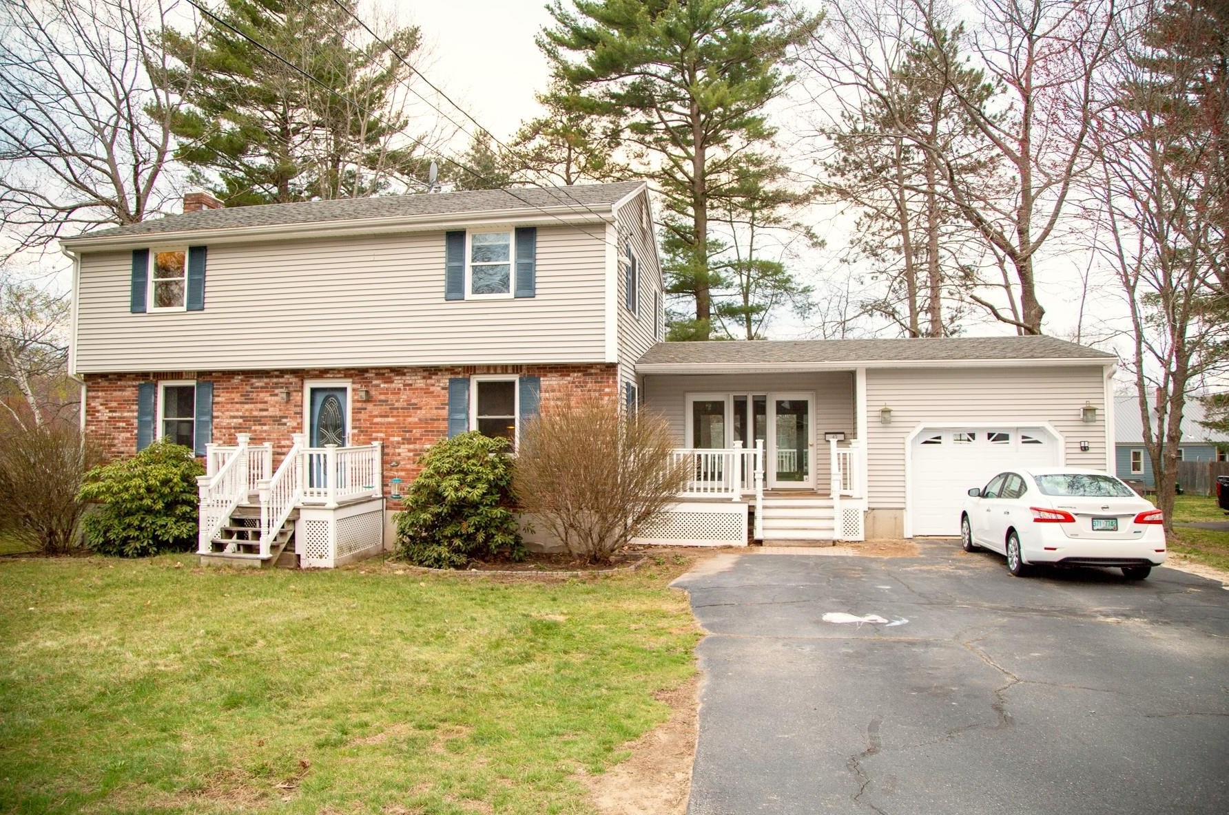43 Dodge St, Rochester, NH 03867