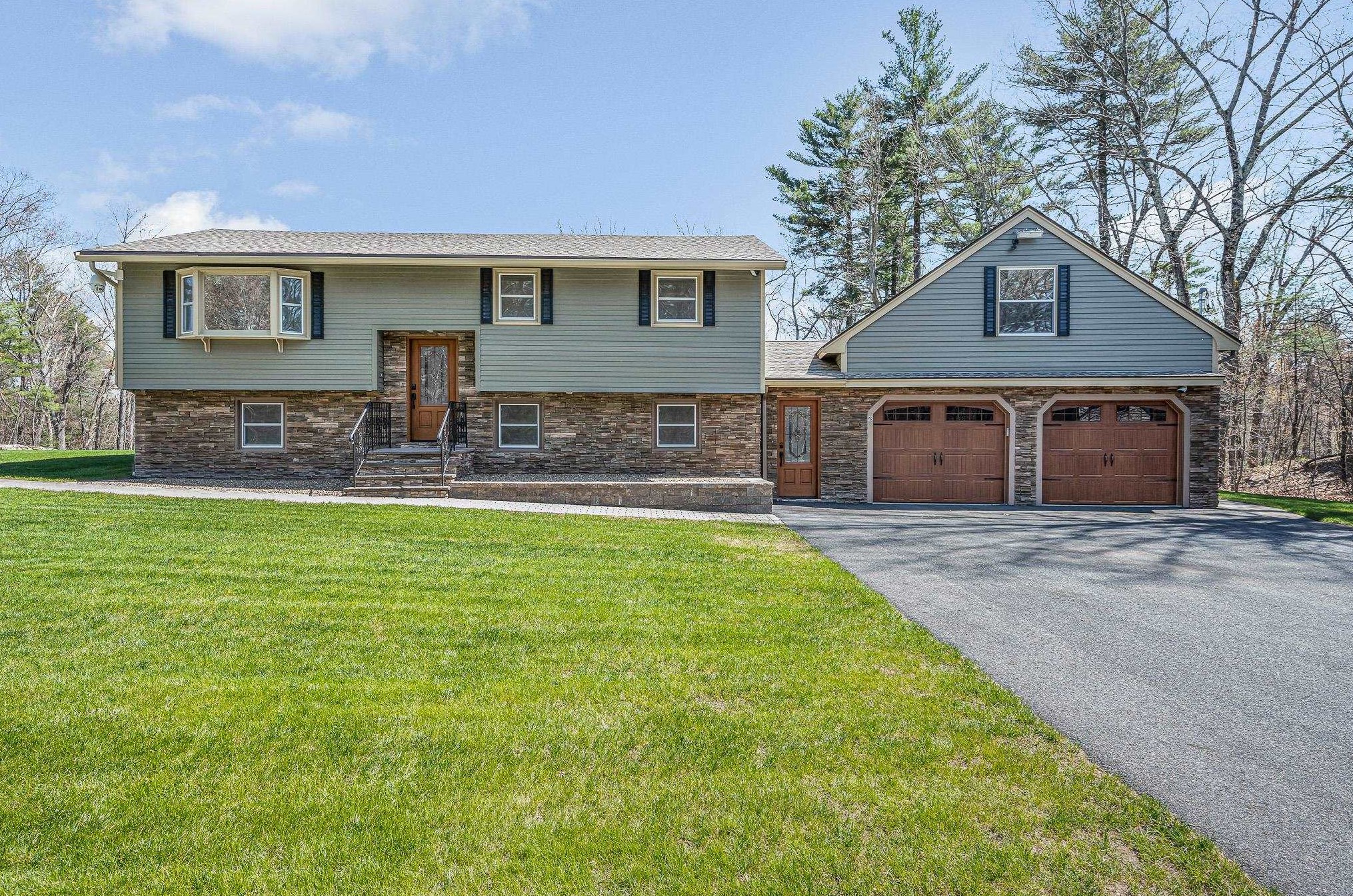 23 Lane Rd, Pelham, NH 03076