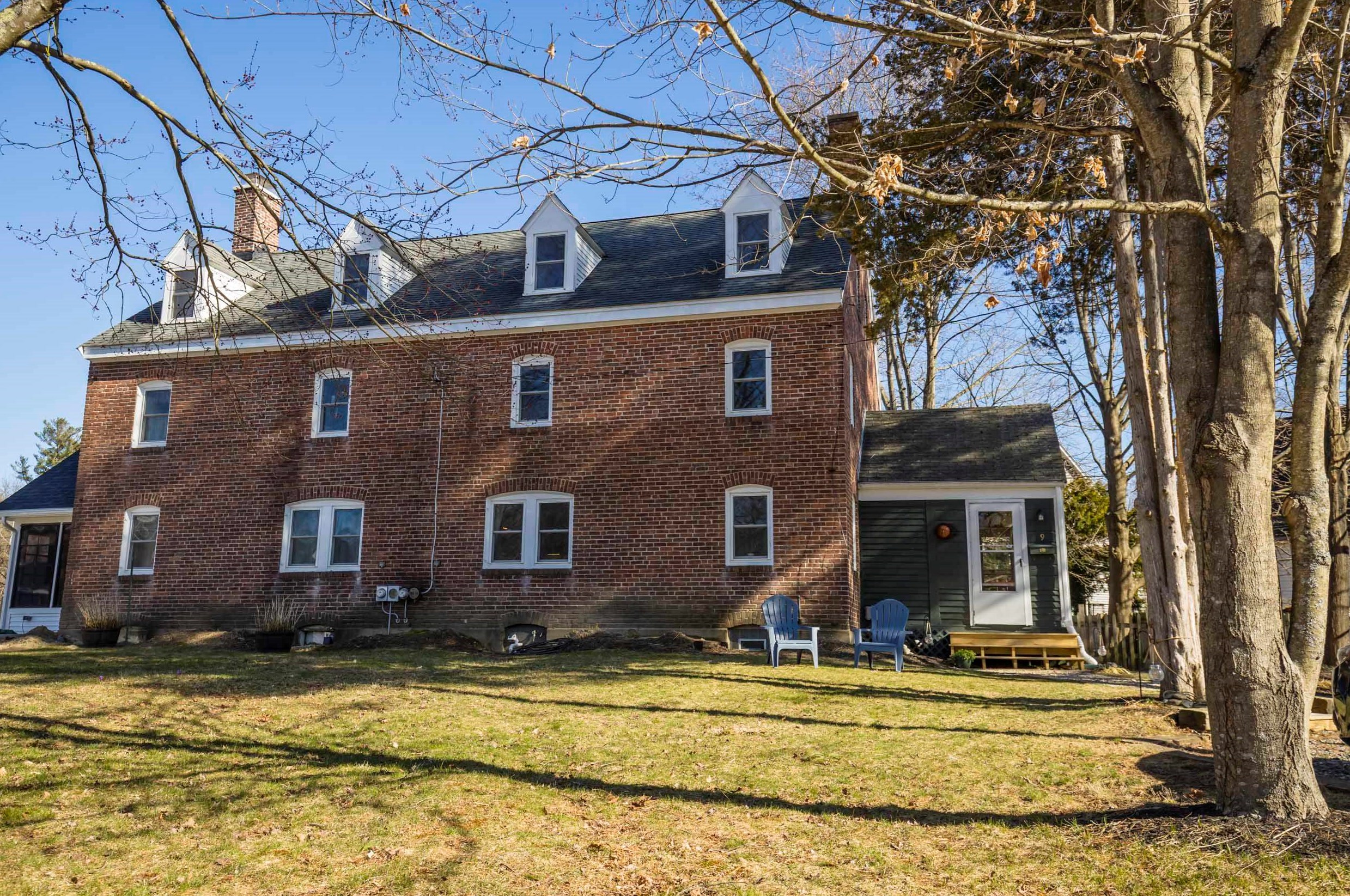 9 Cedar St, Newmarket, NH 03857-1130