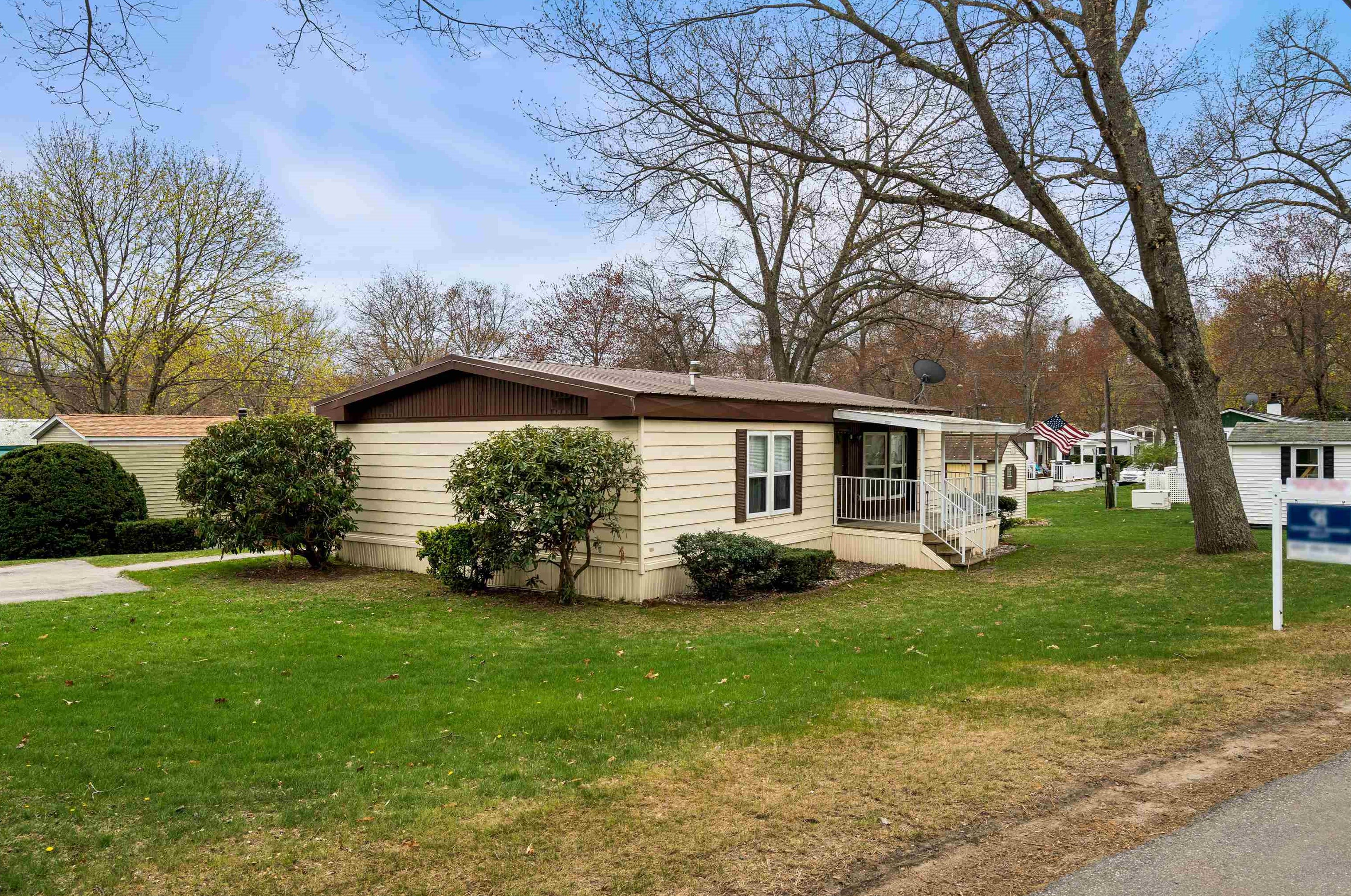 1 Kristopher Dr, Hampstead, NH 03841