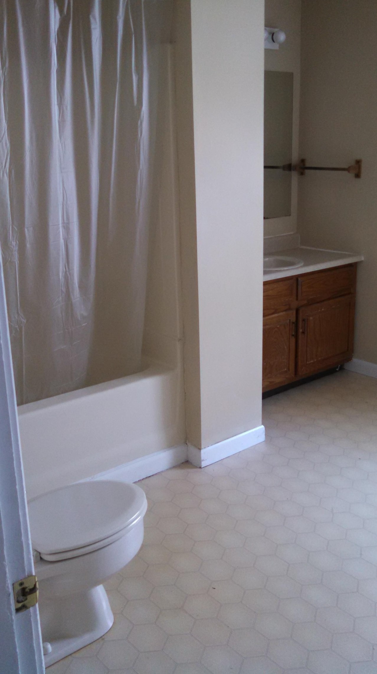506 Notre Dame Ave, Manchester, NH 03102-3502