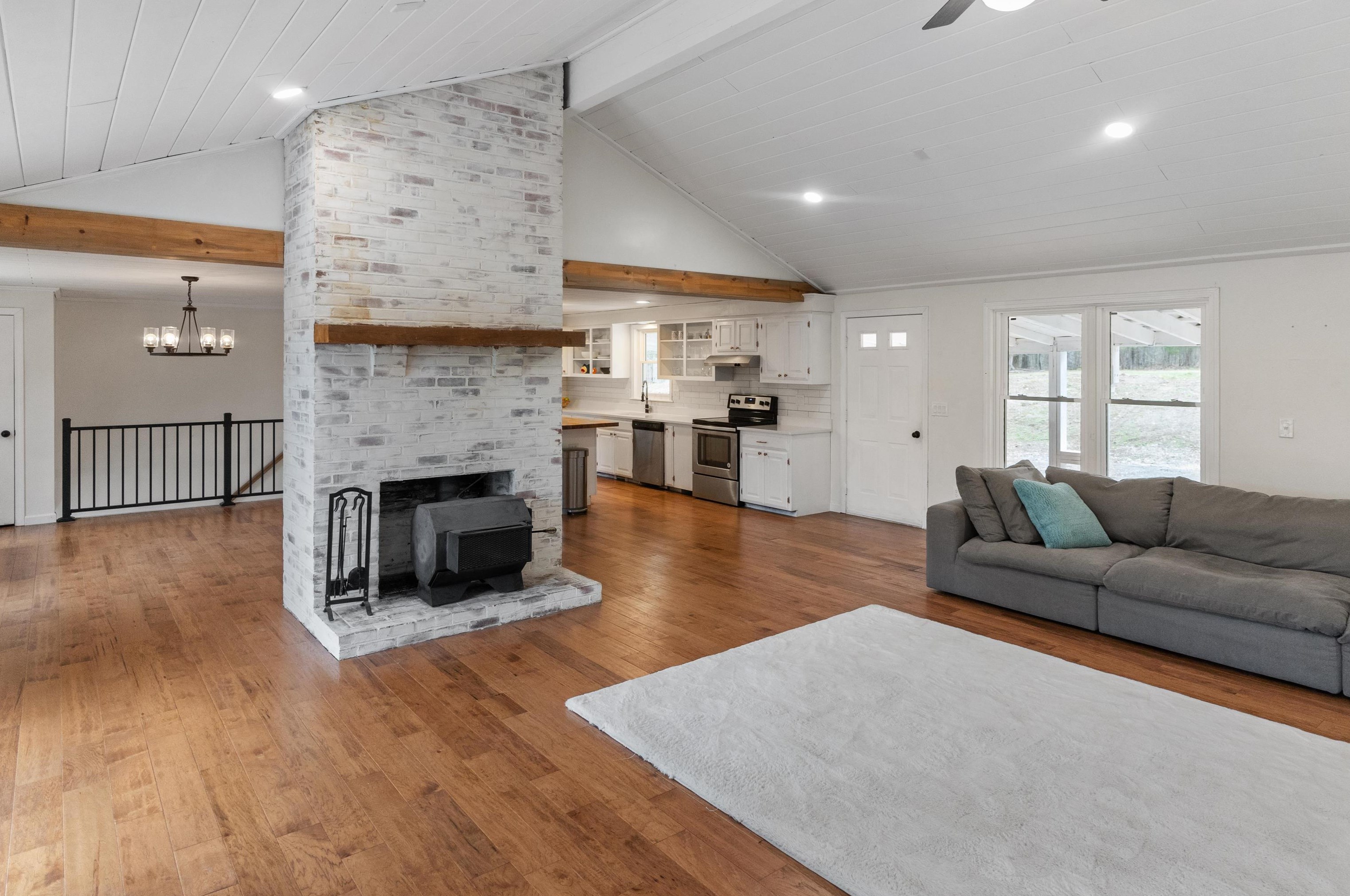228 Gorham Pond Rd, Goffstown, NH 03045