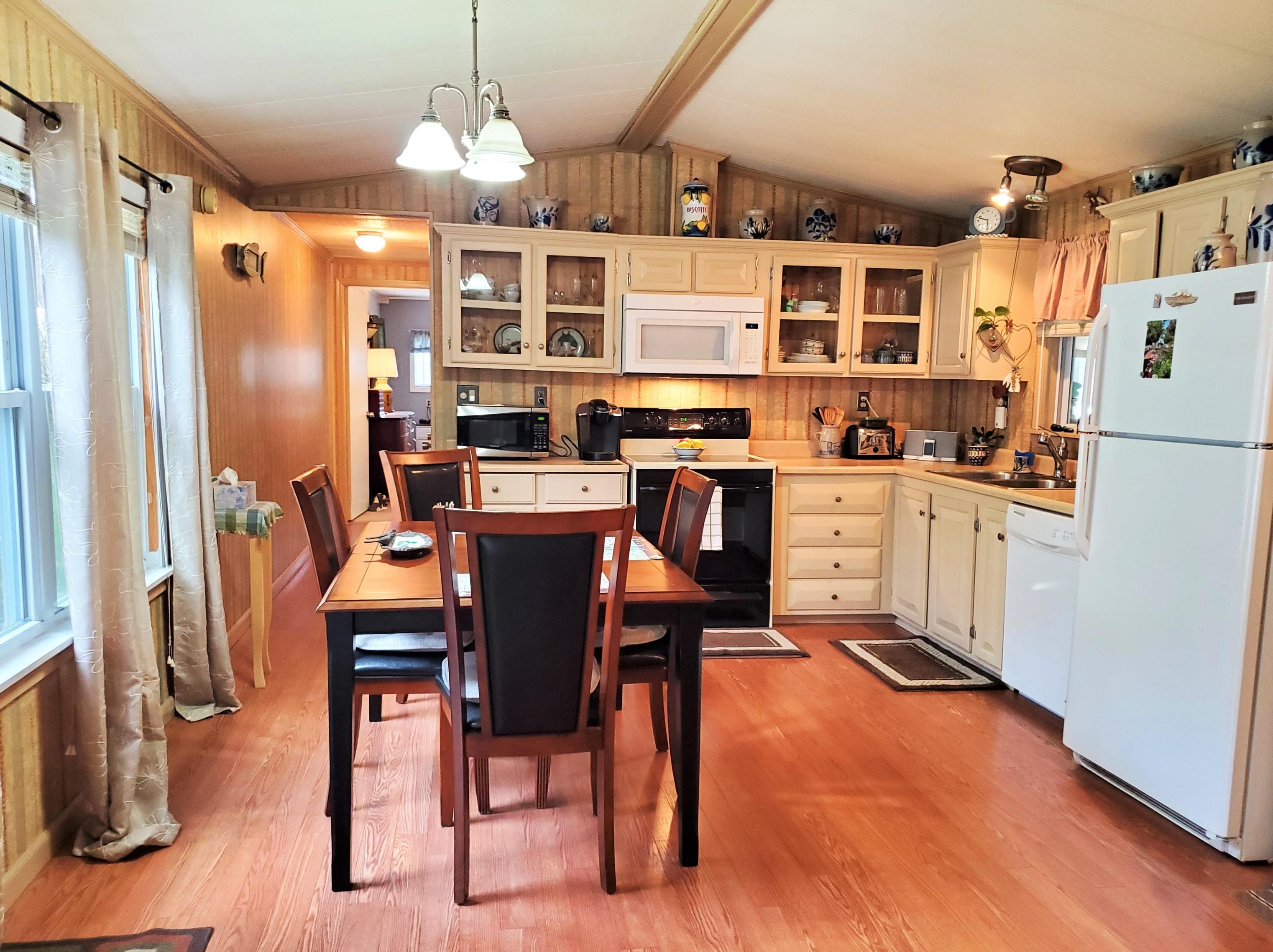 89 Zachary Dr, Manchester, NH 03106