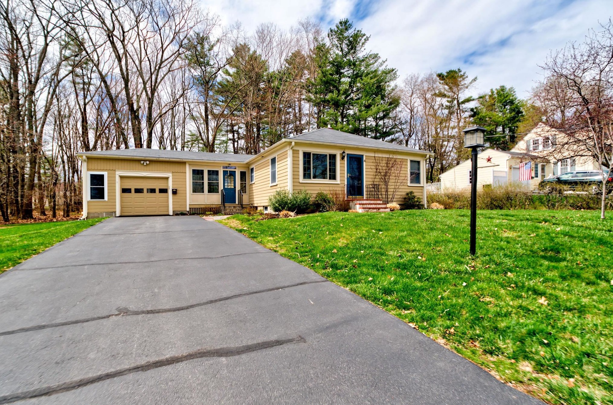 4 Glencrest Ave, Dover, NH 03820