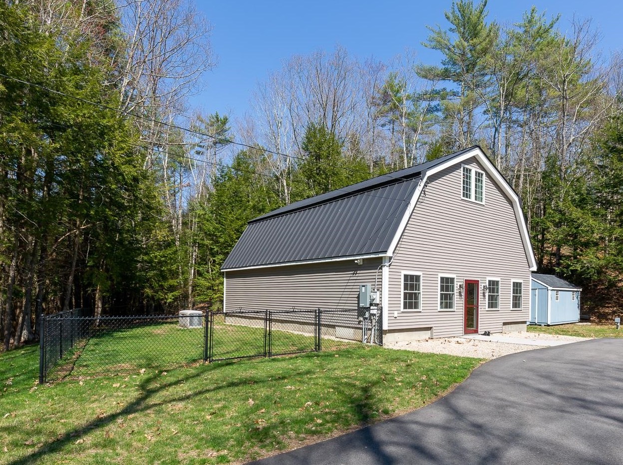 24 Hansonville Rd, Barrington, NH 03825