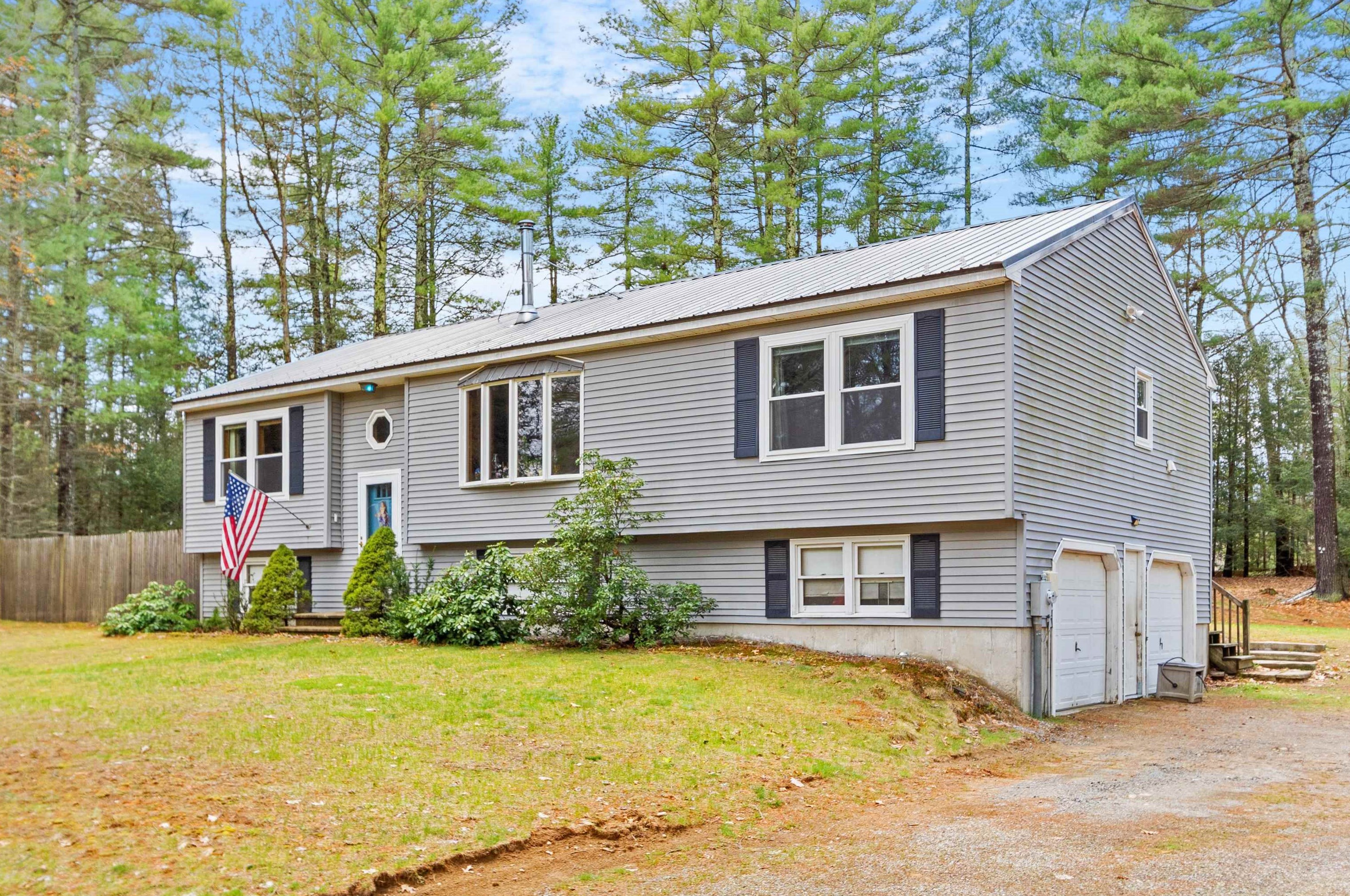 10 Howard Ln, Newton, NH 03858